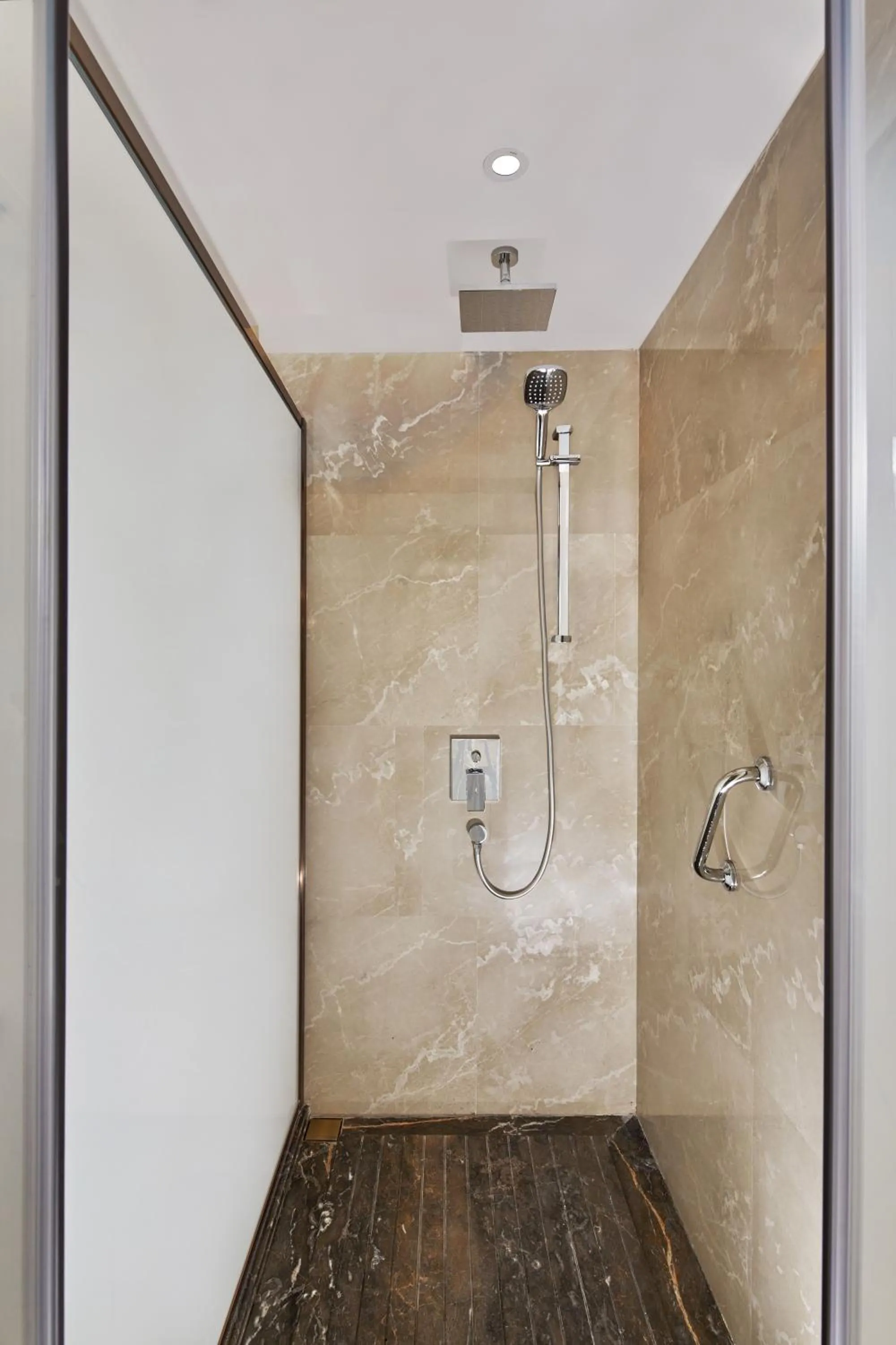 Bathroom in Park Plaza Beijing Science Park