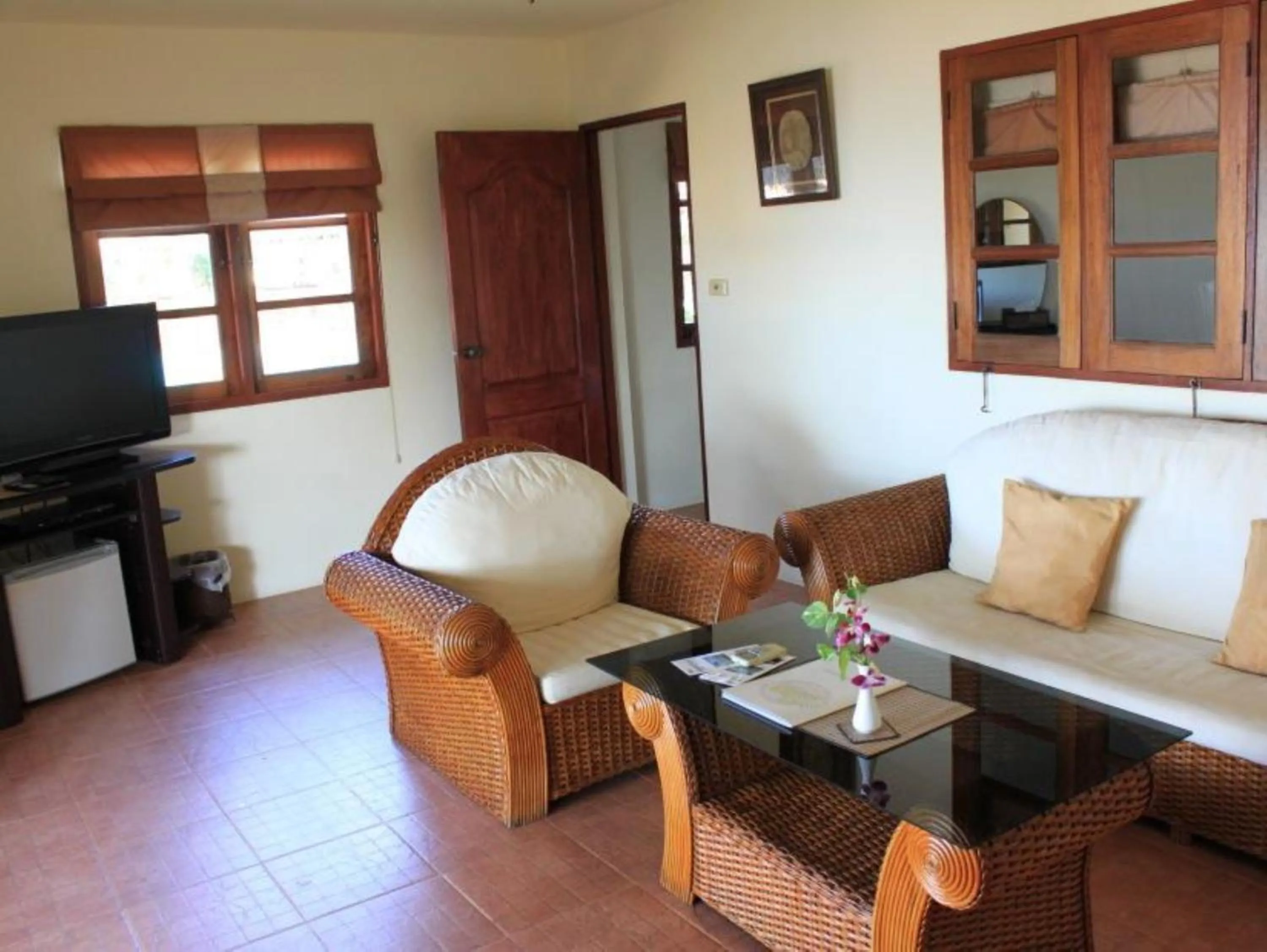 Seating area in The Waterfront Hotel at Fisherman's Village