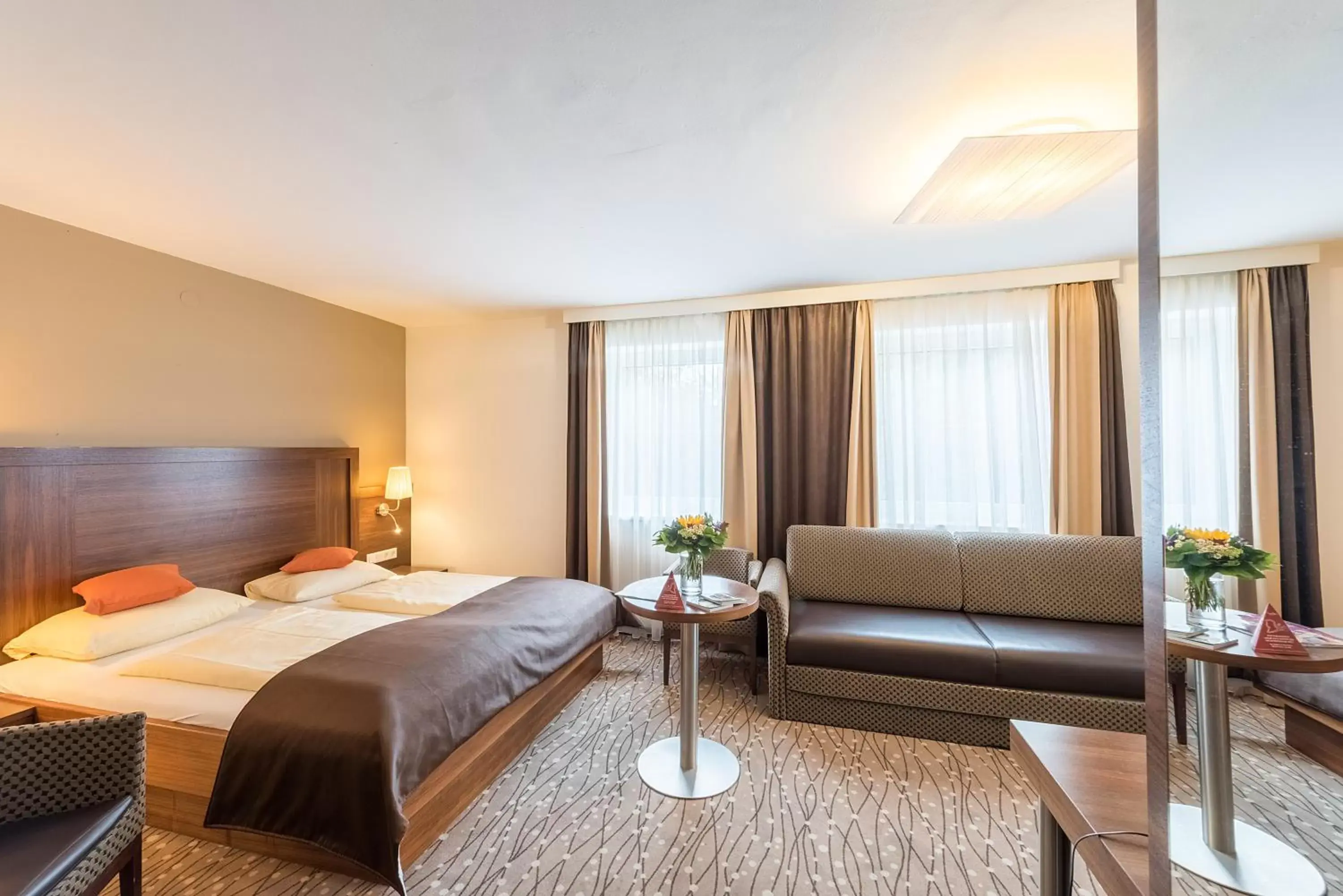 Single Room with Free Underground Parking in Austria Classic Hotel Hölle Single Room with Free Underground Parking in Austria Classic Hotel Hölle