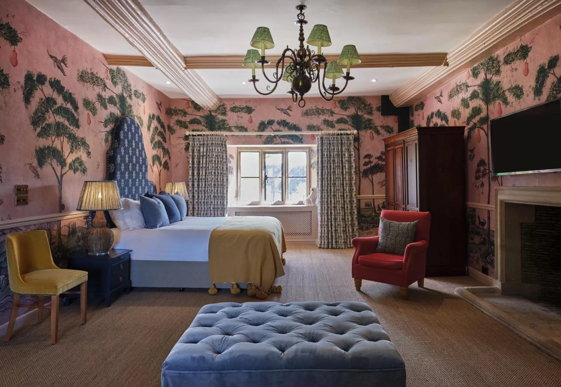 Bedroom, Bed in Old Bell Hotel