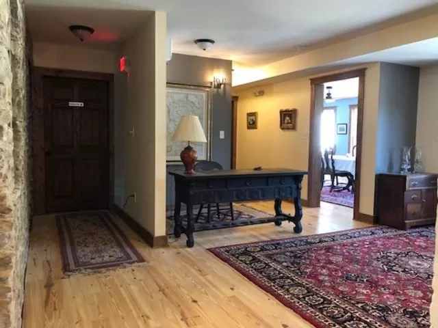 Communal lounge/ TV room in Light Horse Inn