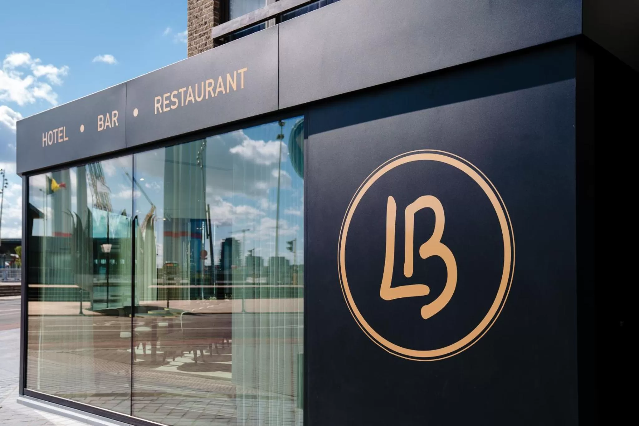 Logo/Certificate/Sign in Hotel du Bassin