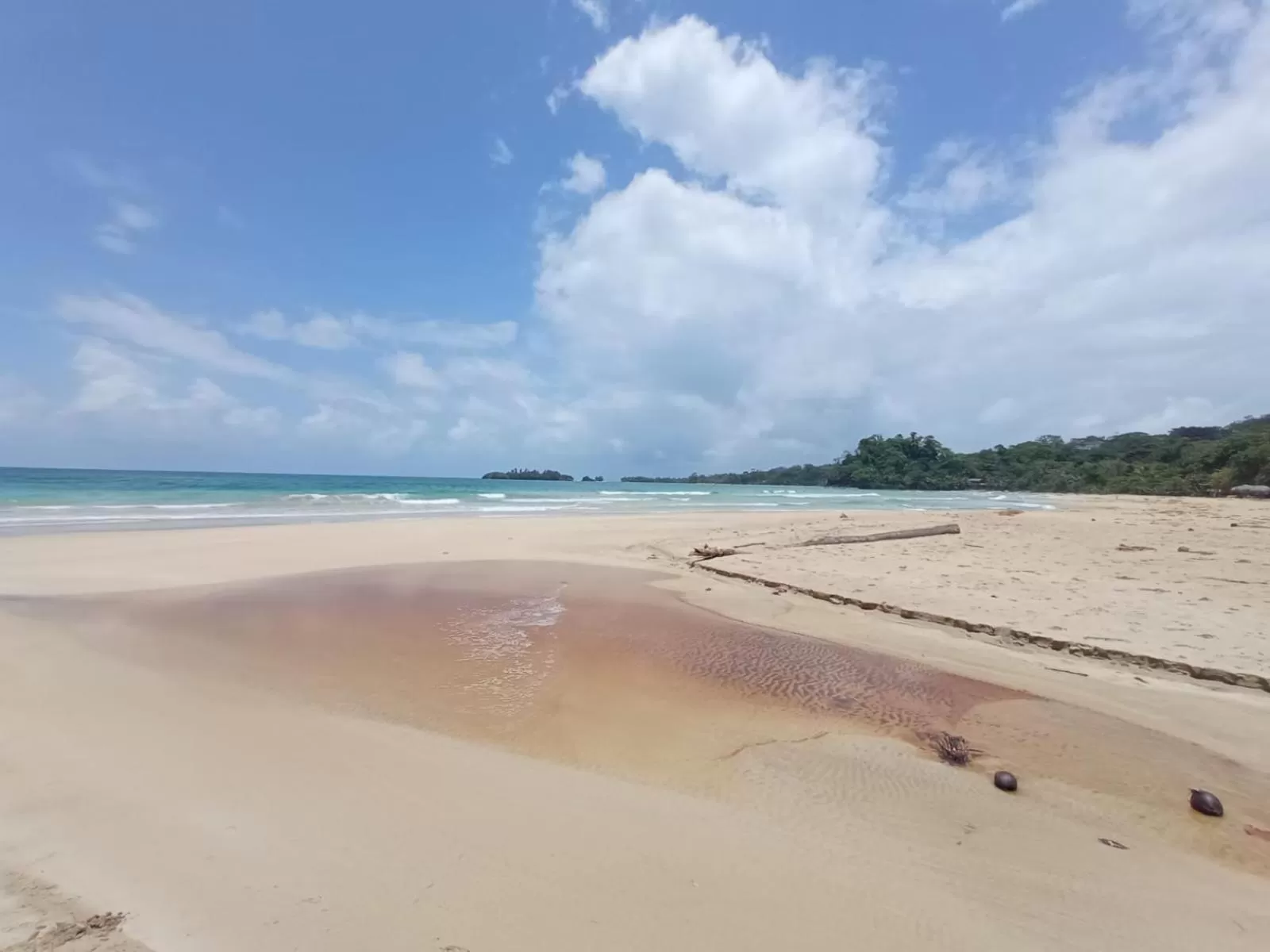 Beach in La Luciernaga Big Creek