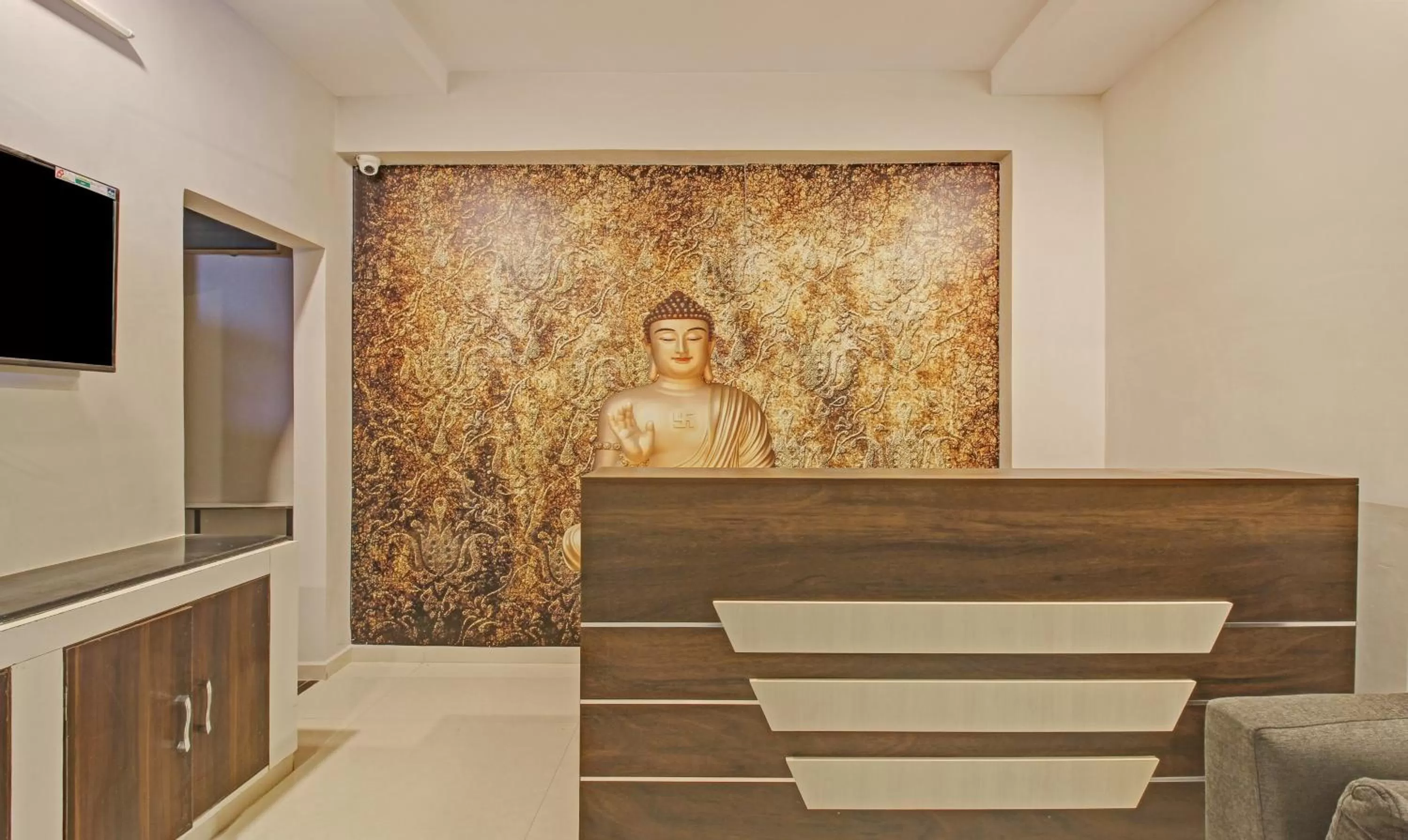 Lobby or reception in Itsy Hotels Sunrise Grand, Hitech City