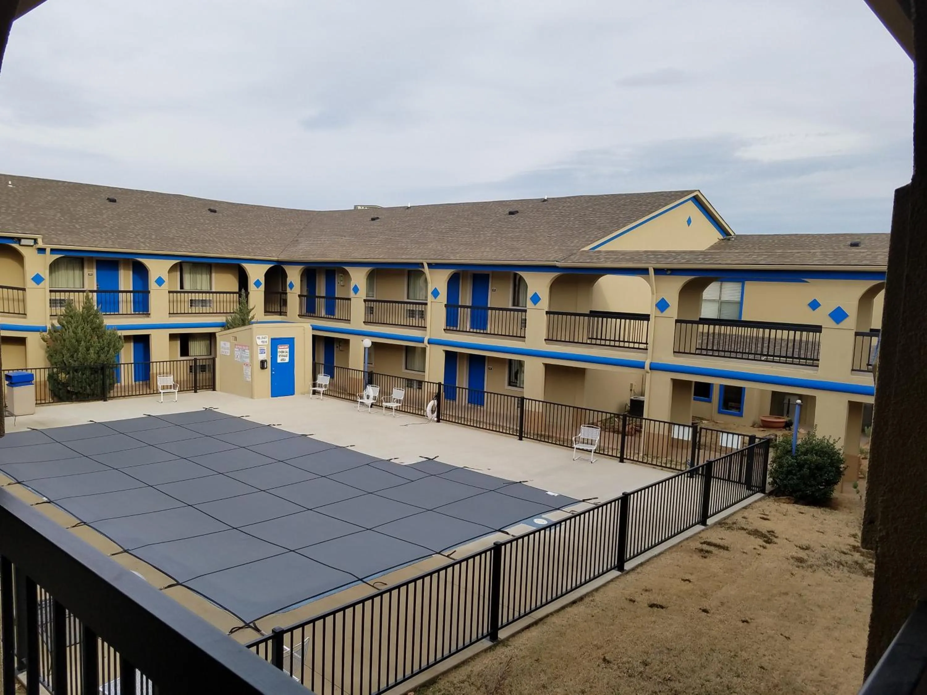 Swimming pool in Days Inn by Wyndham Oklahoma City NW Expressway