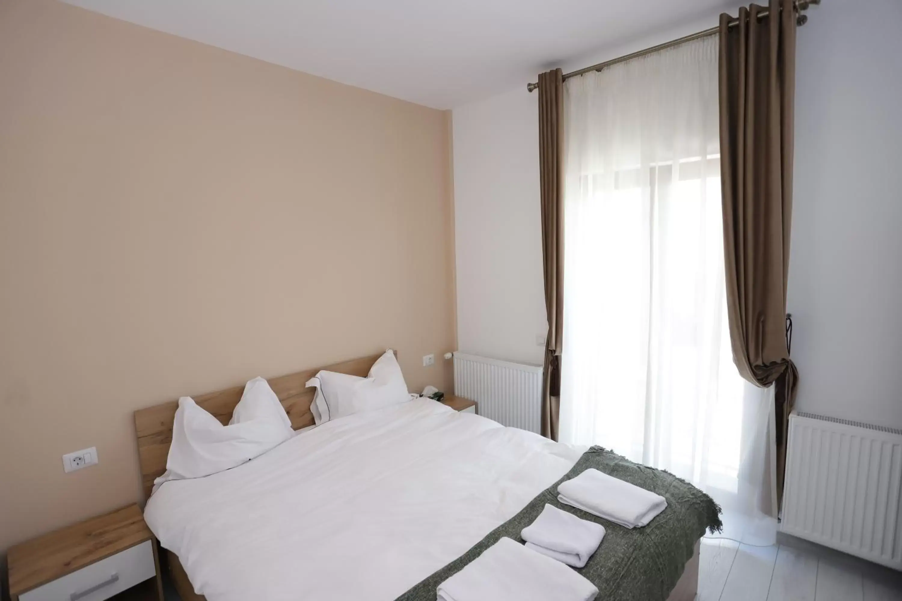 Double Room with Private Bathroom in CENTRAL VIEW Craiova Double Room with Private Bathroom in CENTRAL VIEW Craiova