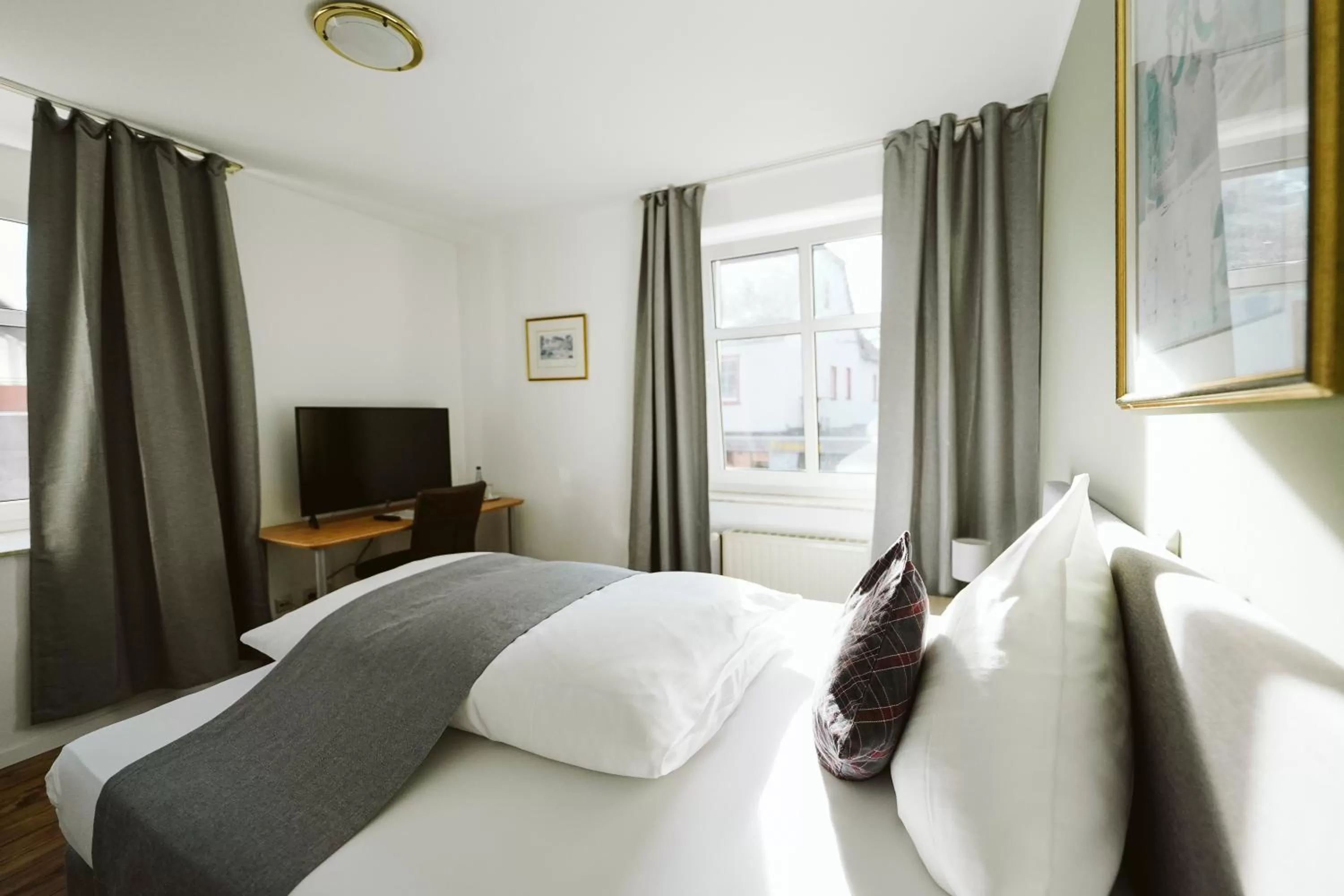 Bed in Hotel Grüner Baum