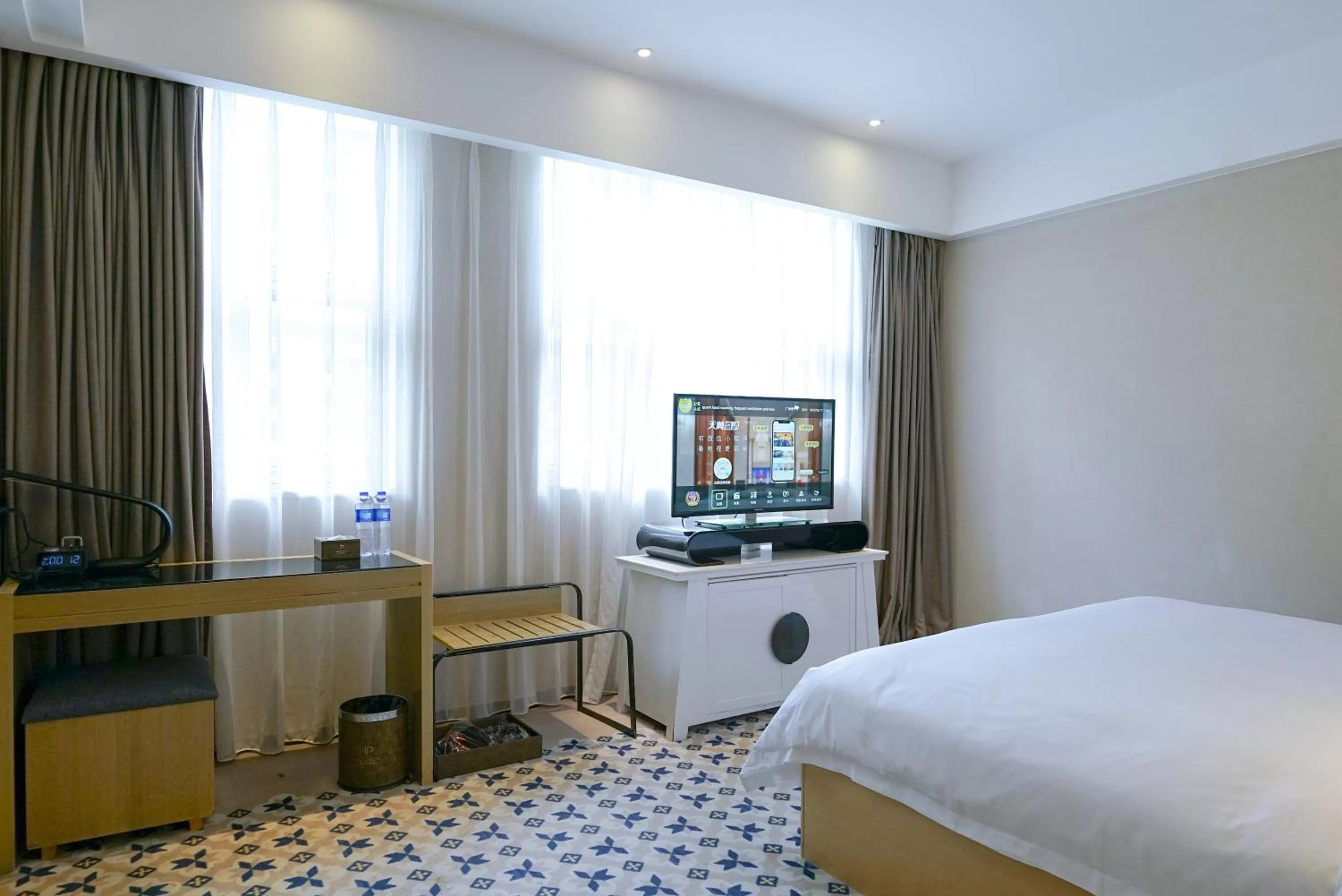 TV and multimedia, Bed in Paco Hotel Tiyuxilu Metro Guangzhou-Free Shuttle Bus fir Canton Fair