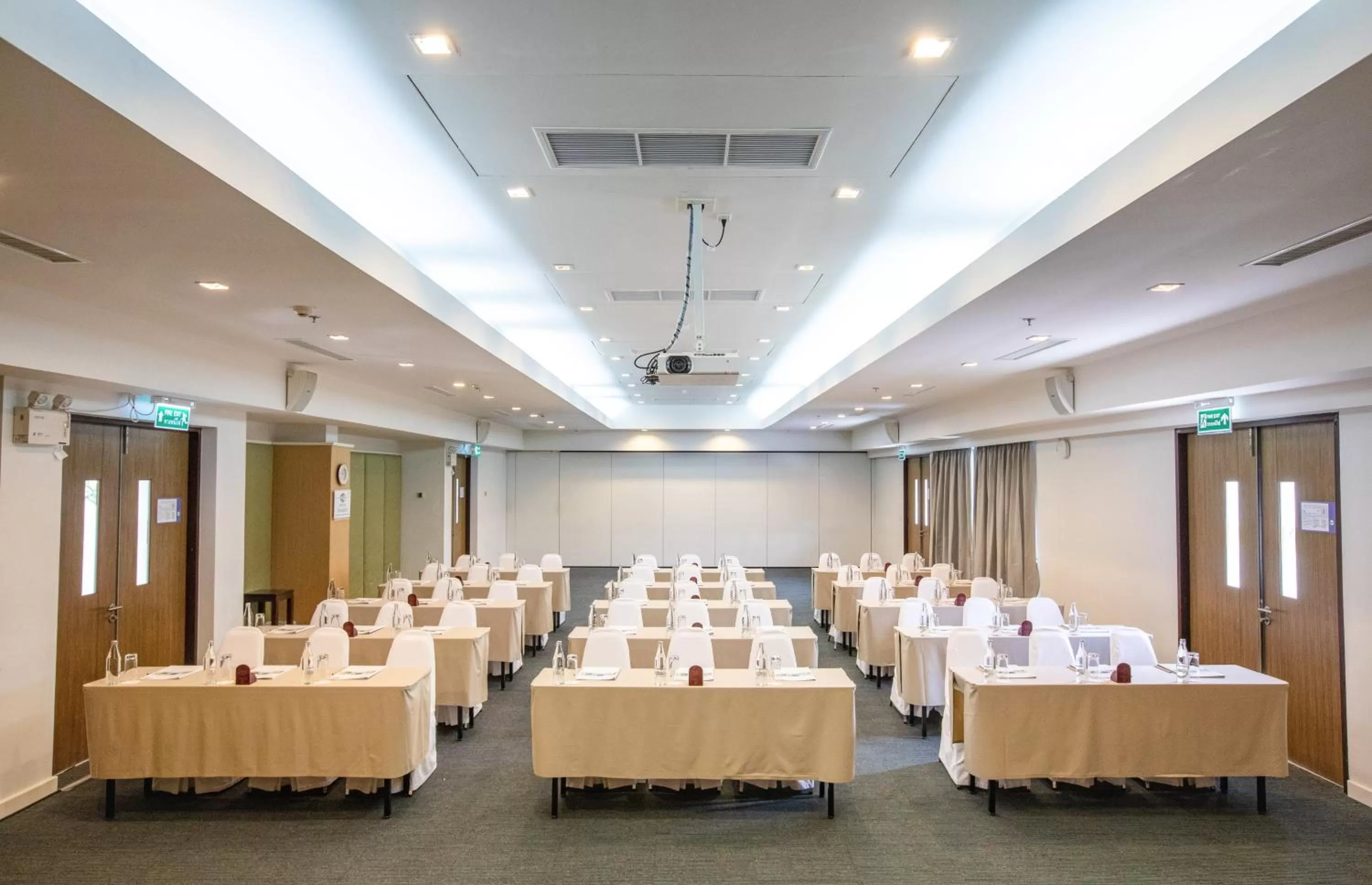 Meeting/conference room in Holiday Ao Nang Beach Resort, Krabi