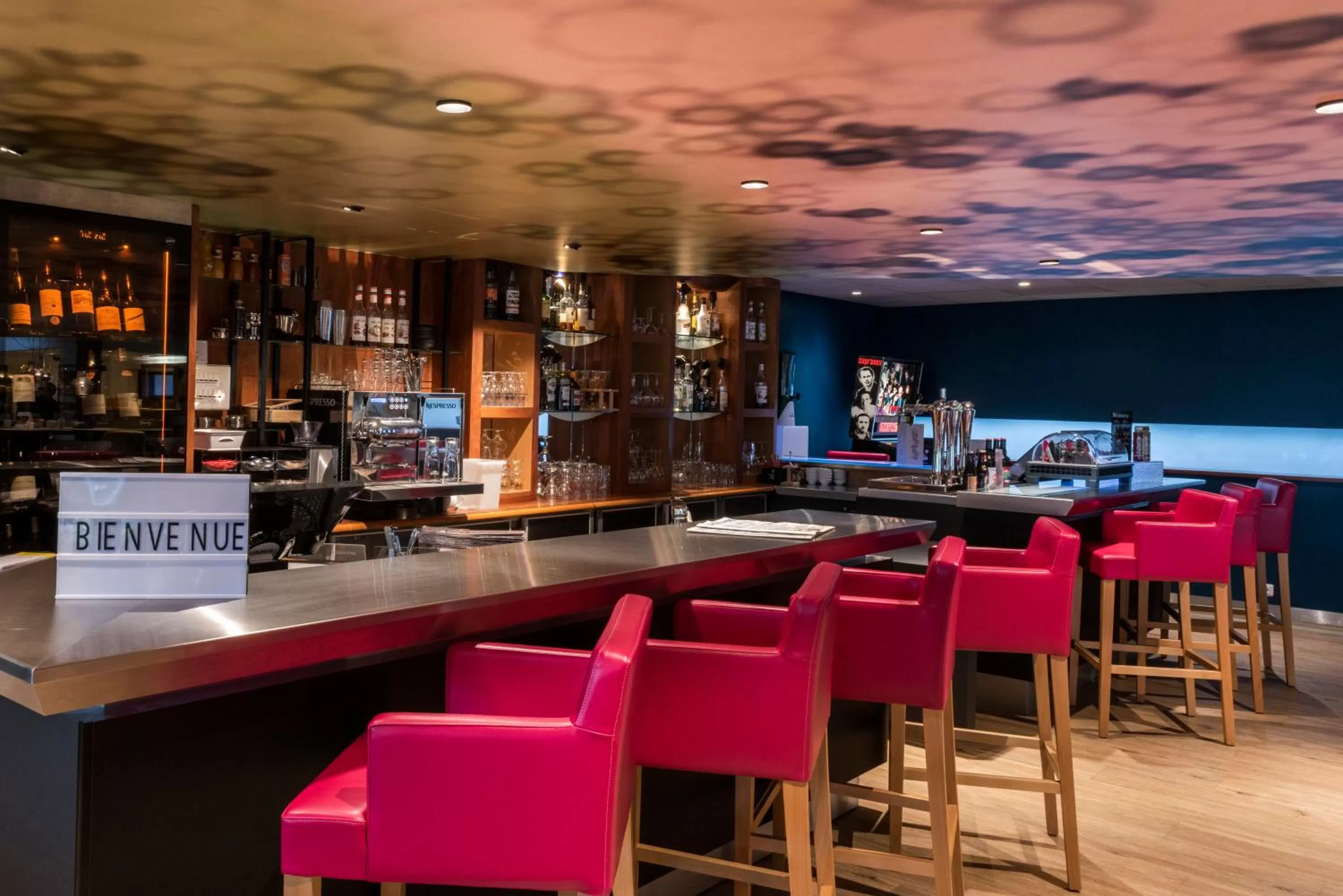 Lounge or bar in Hôtel Novotel Valenciennes