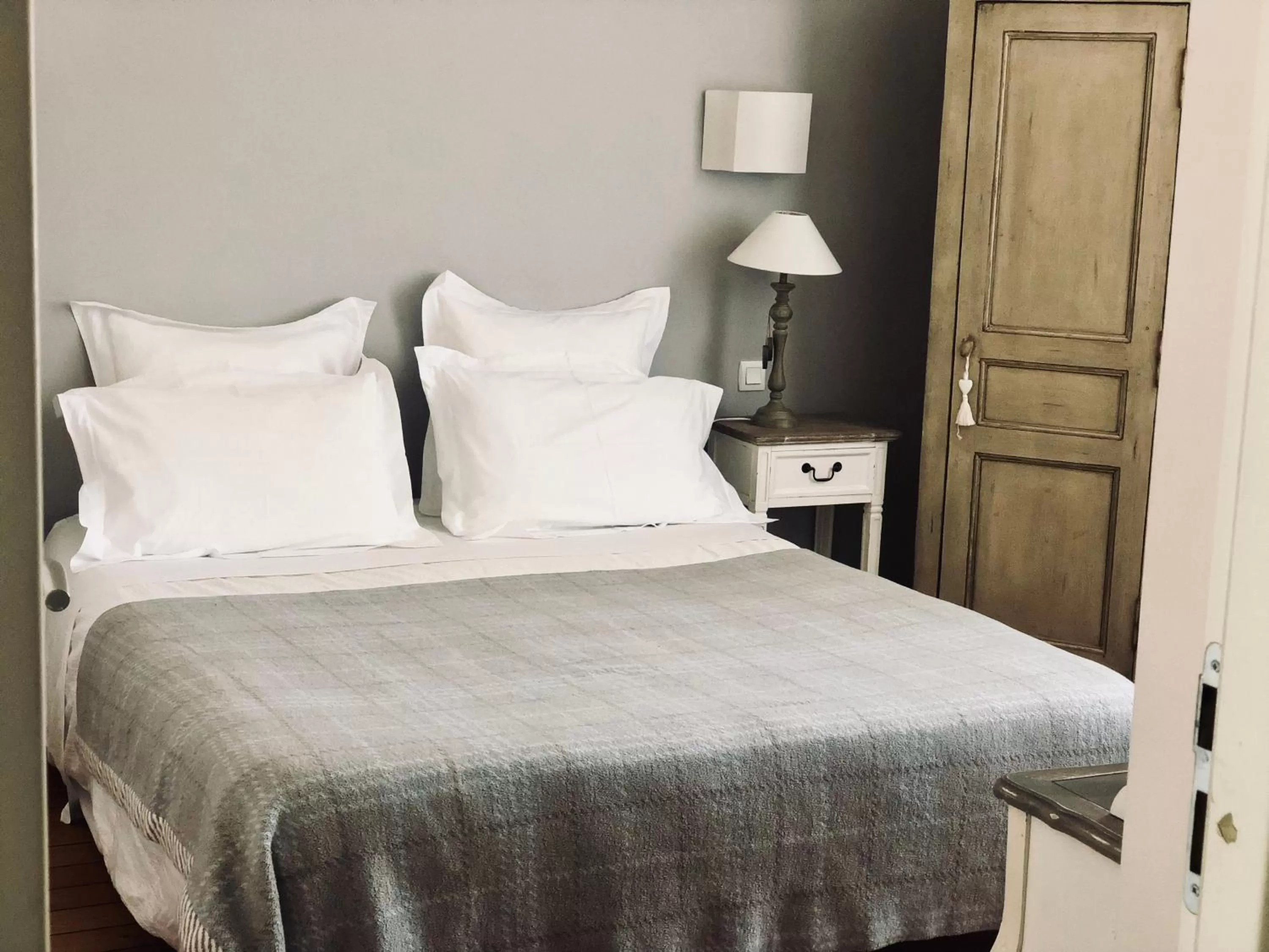 Bed in A la Fleur de Lys