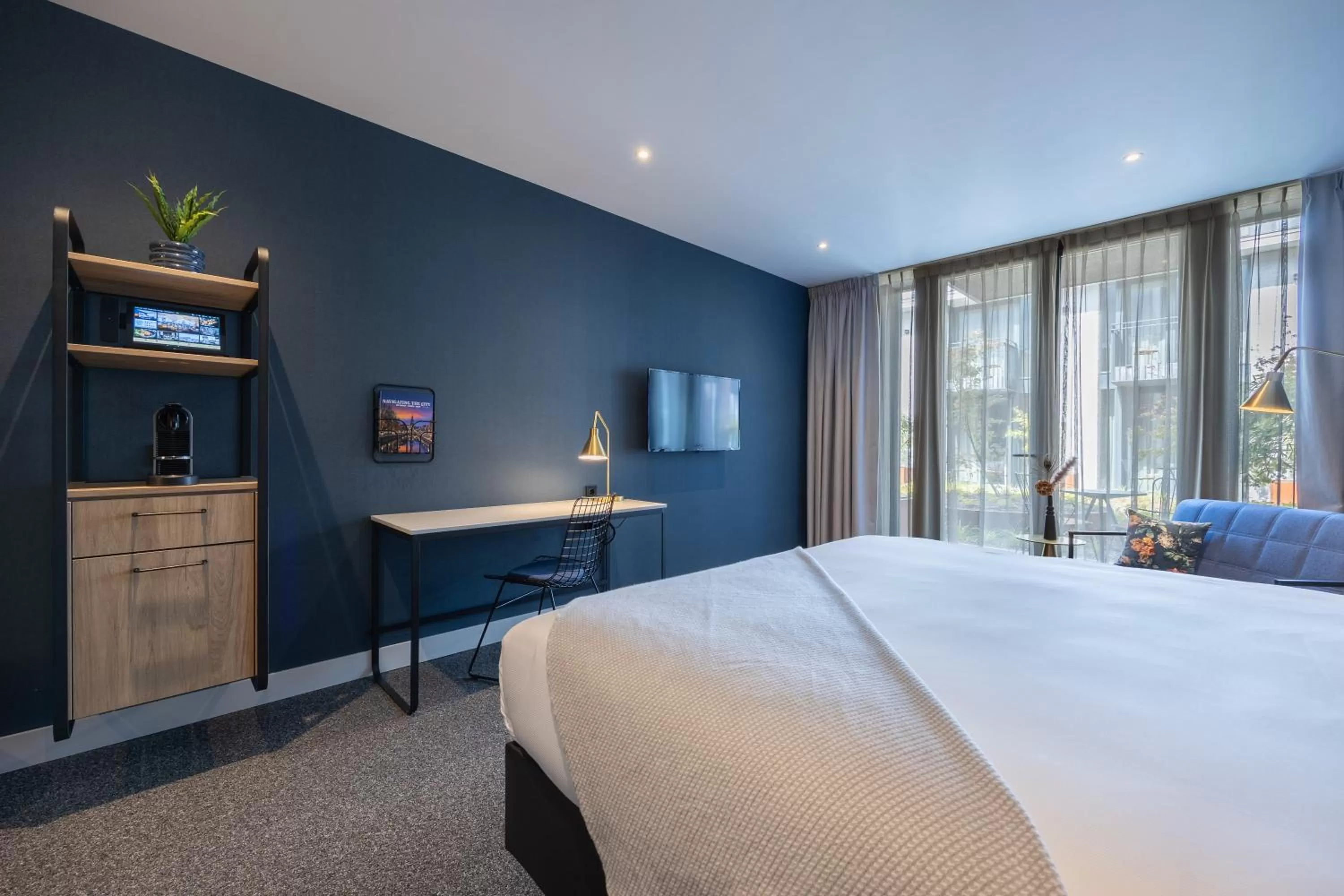 Photo of the whole room, Bed in Van der Valk hotel Den Haag Wassenaar