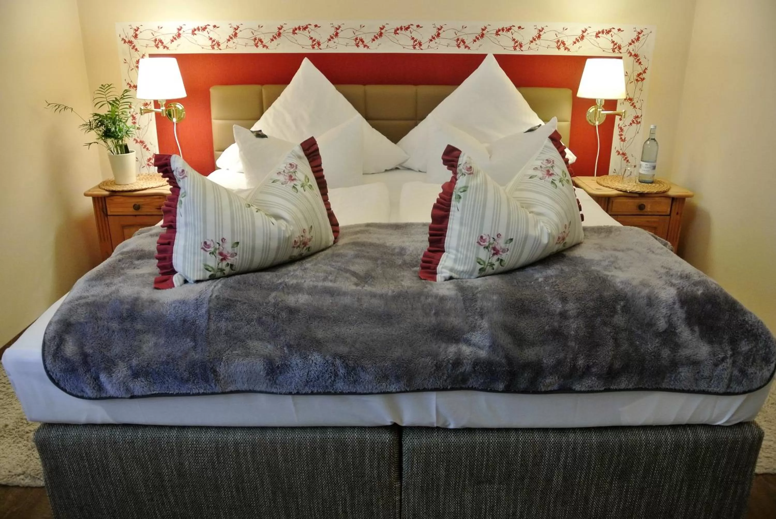 Photo of the whole room, Bed in Seehotel Lindenhof