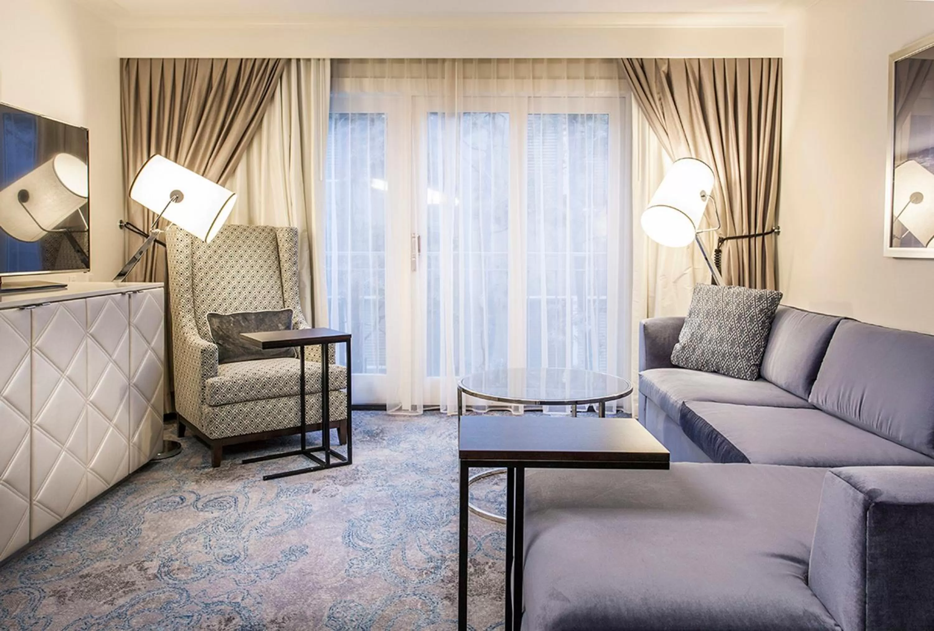 Living room in Hotel Amarano Burbank-Hollywood