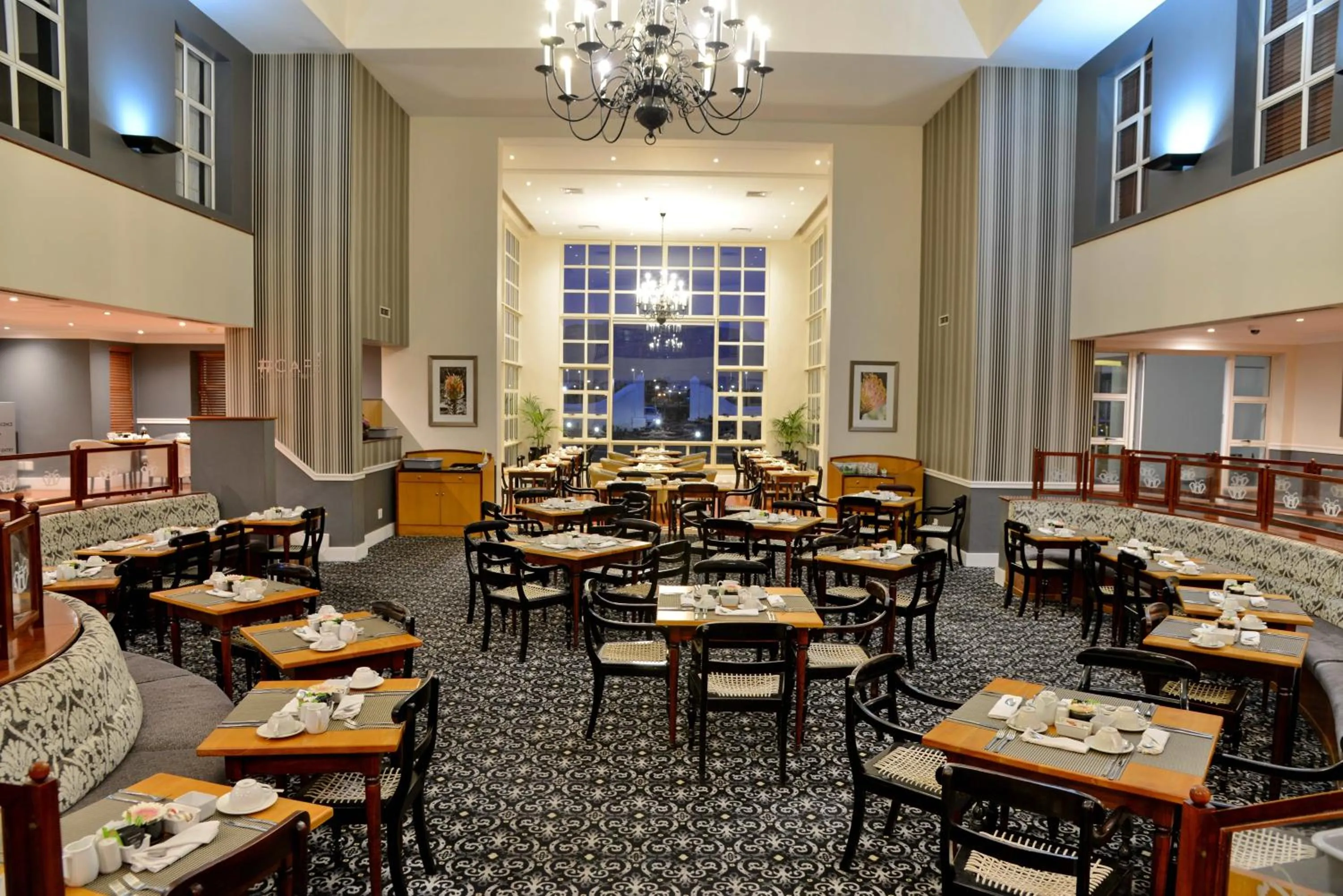 Restaurant/places to eat in City Lodge Hotel GrandWest