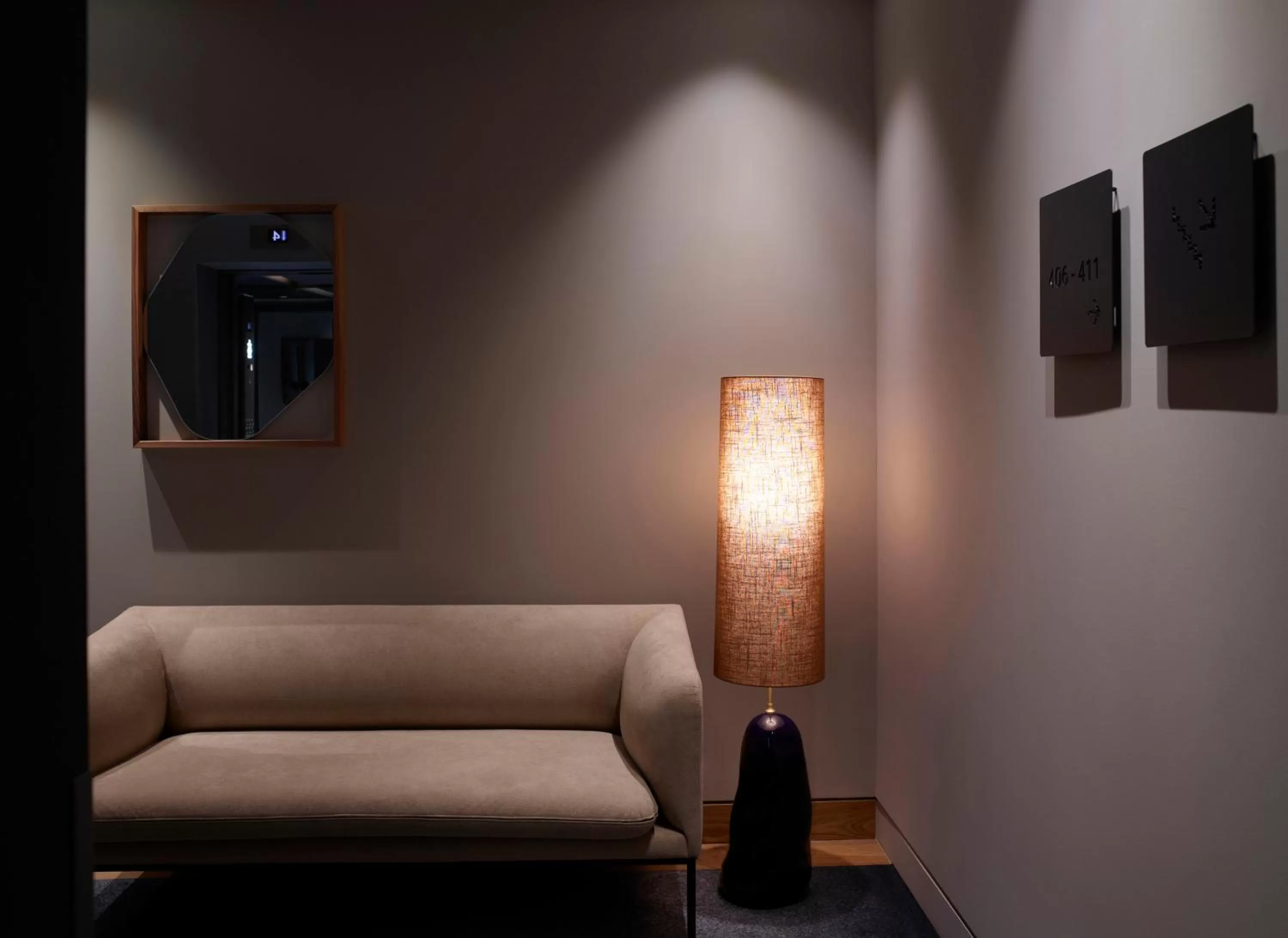 Decorative detail in xenodocheio Milos