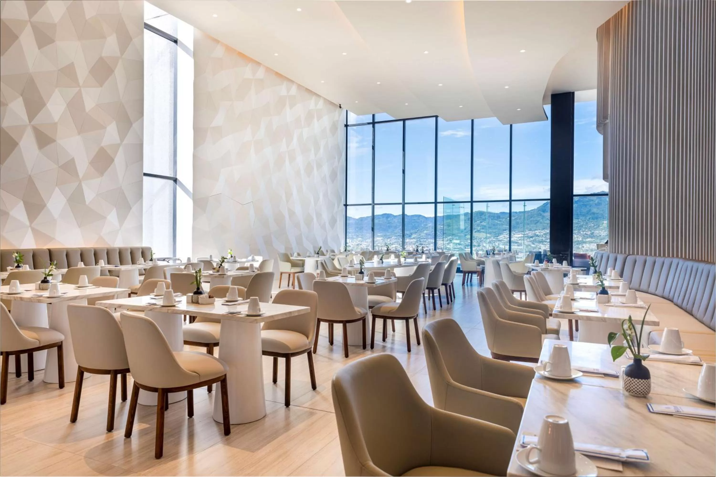 Restaurant/places to eat in Hilton San Jose La Sabana