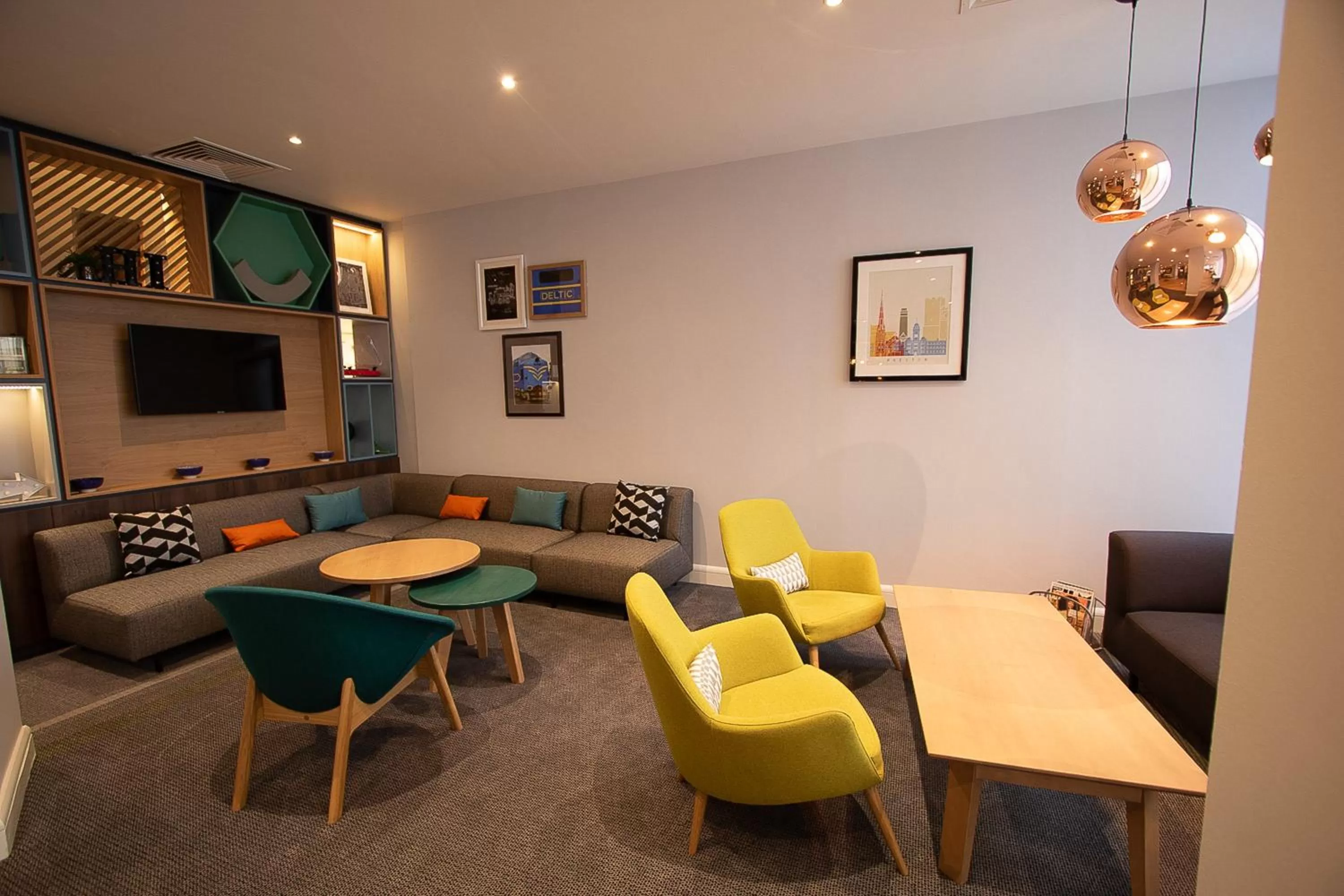 Lounge or bar in Holiday Inn Preston by IHG