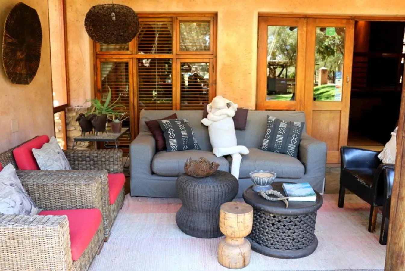 Facade/entrance in Sherewood Lodge