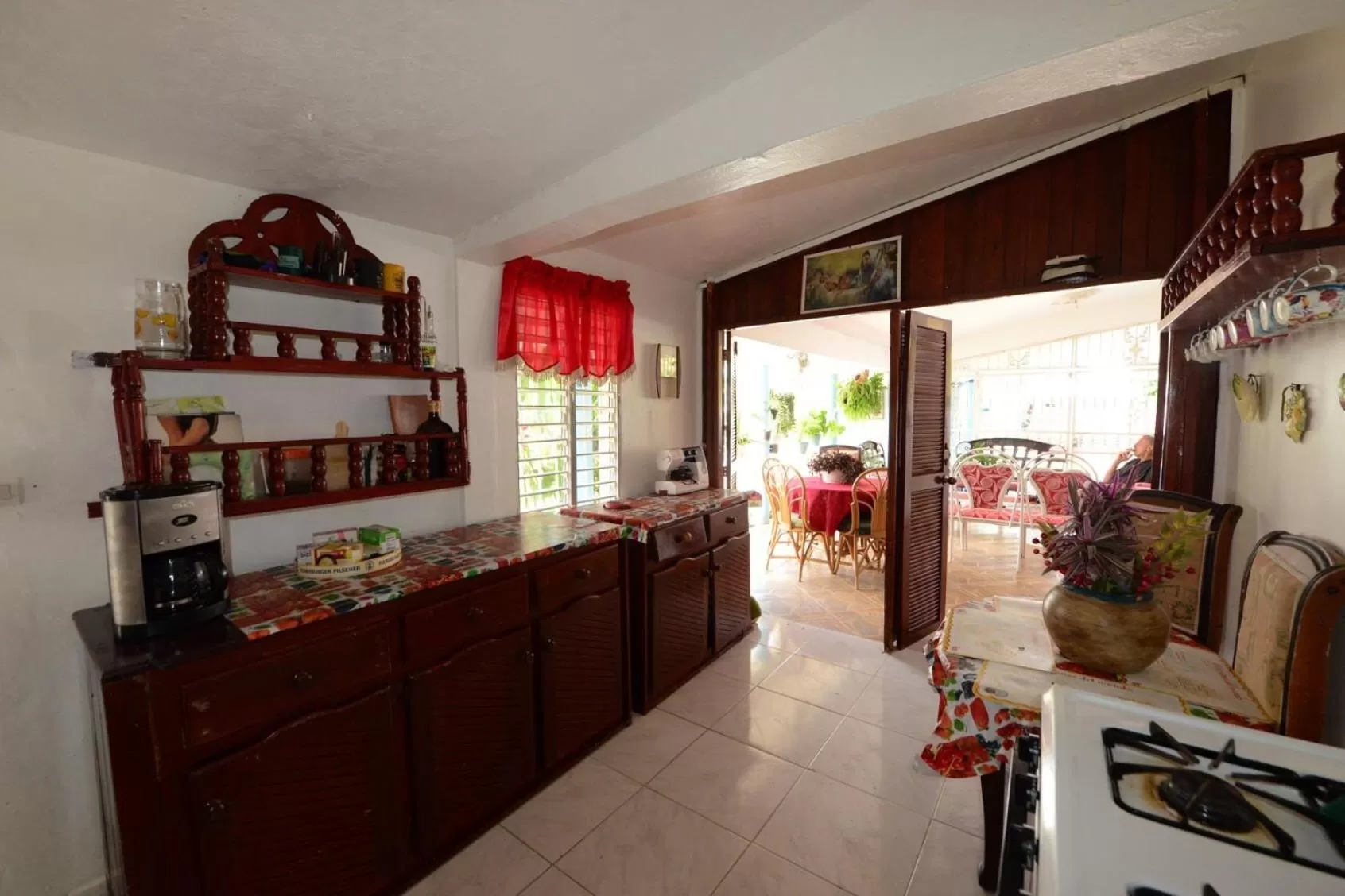 Communal kitchen in Villa Antonia 16