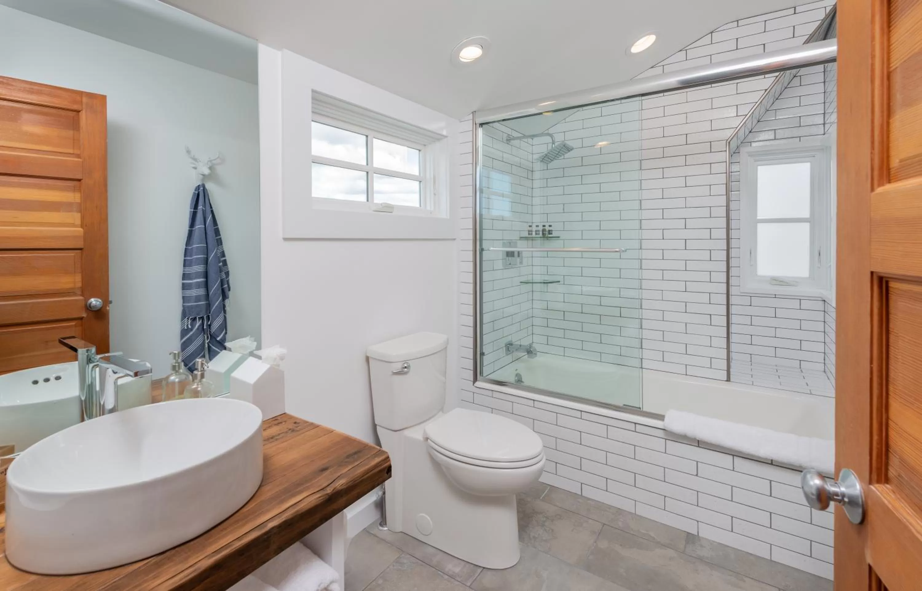 Bathroom in ViewPoint Hotel