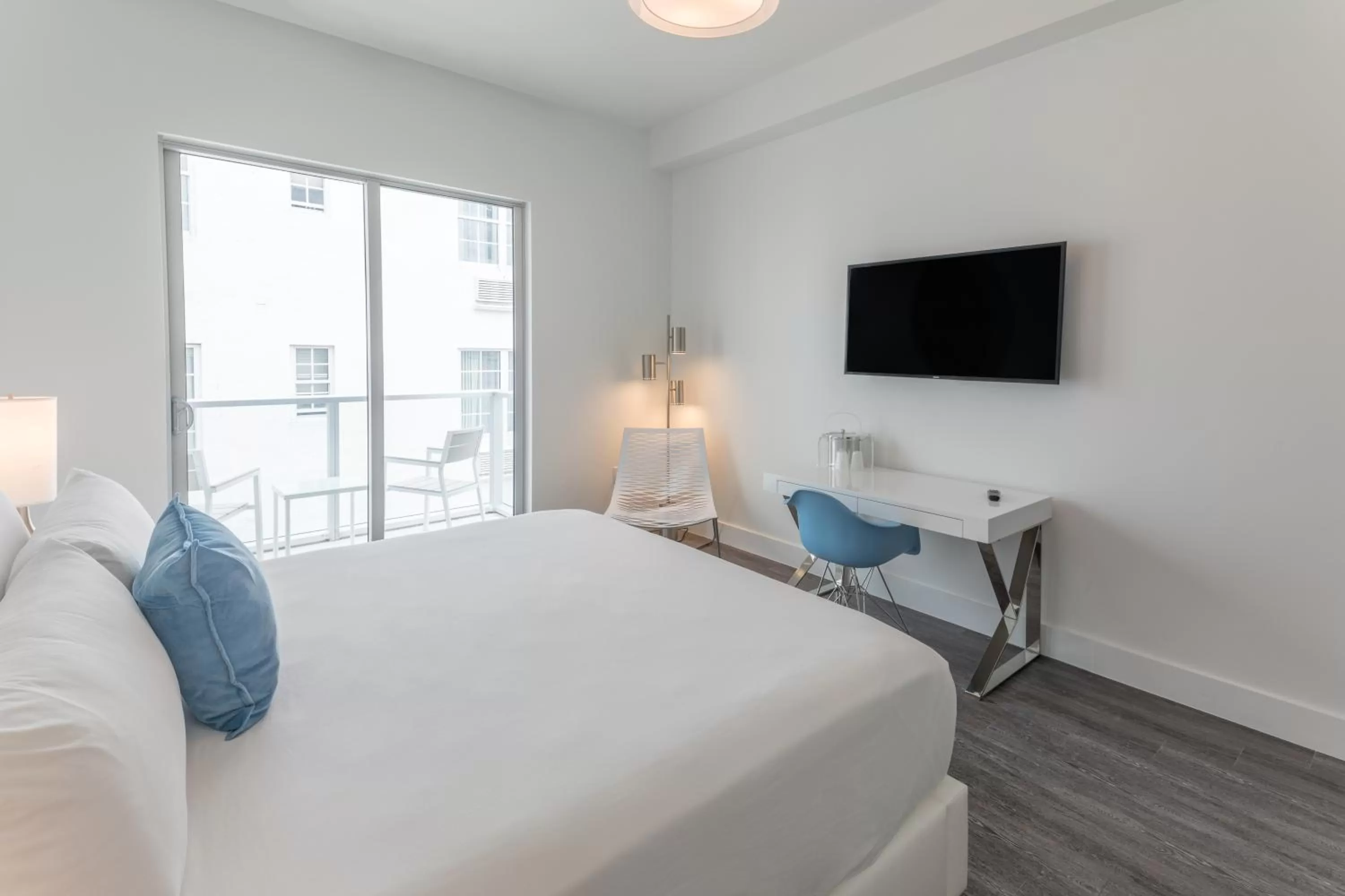 Photo of the whole room, Bed in President Hotel