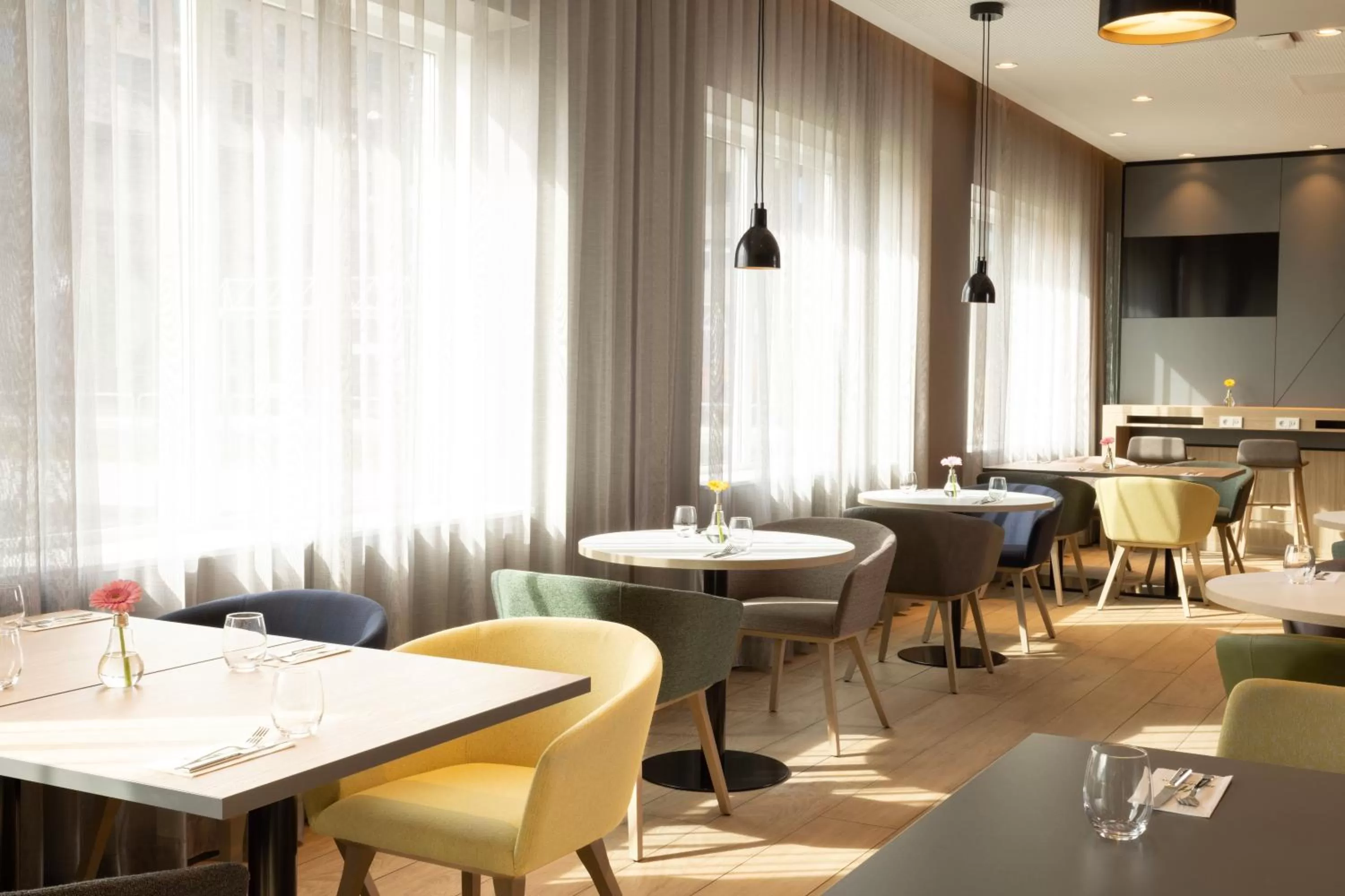 Restaurant/places to eat in Holiday Inn - Eindhoven Airport by IHG