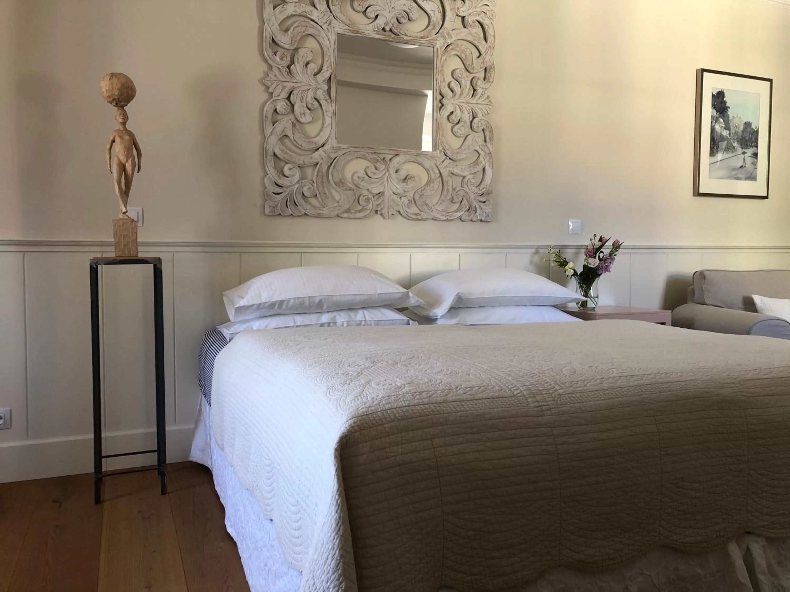 Bedroom, Bed in Galerie Suites