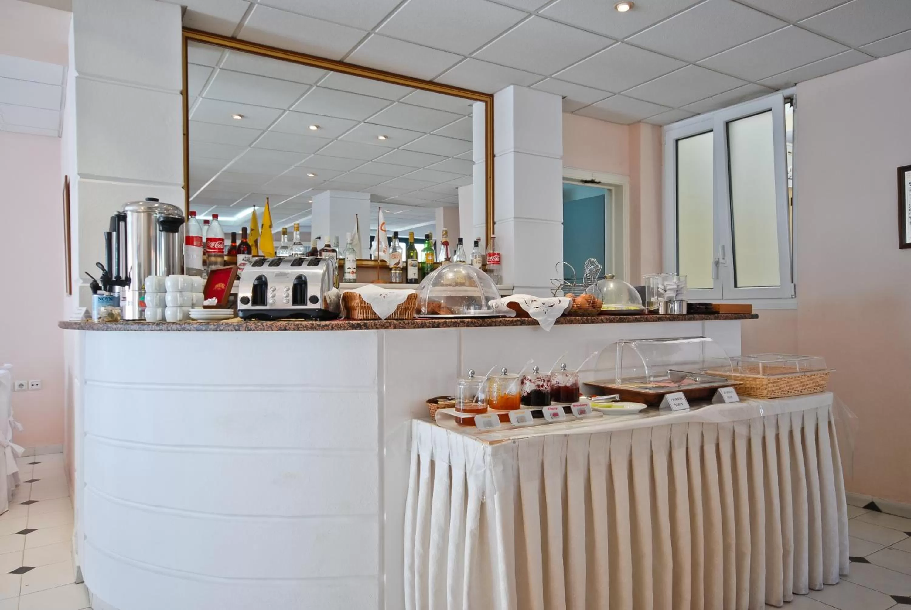 Breakfast in Hotel Coronis