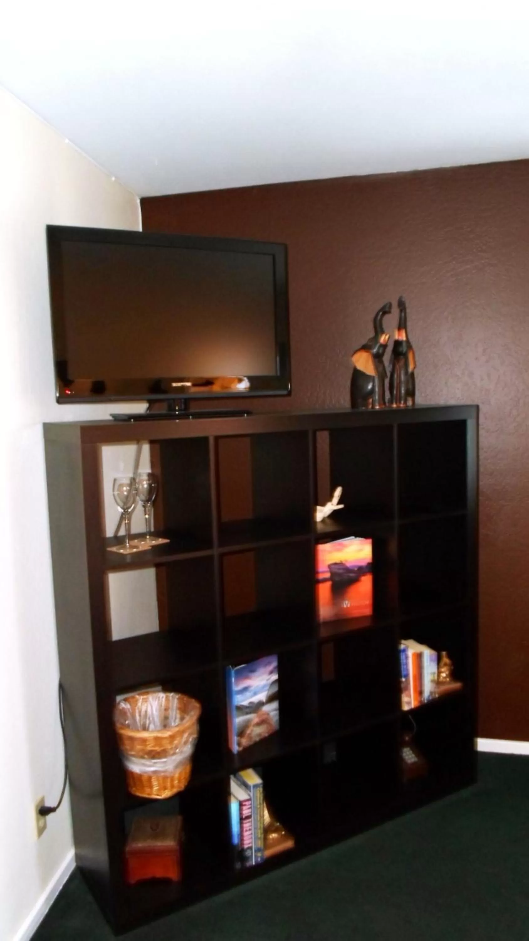 TV and multimedia in Paradice Motel