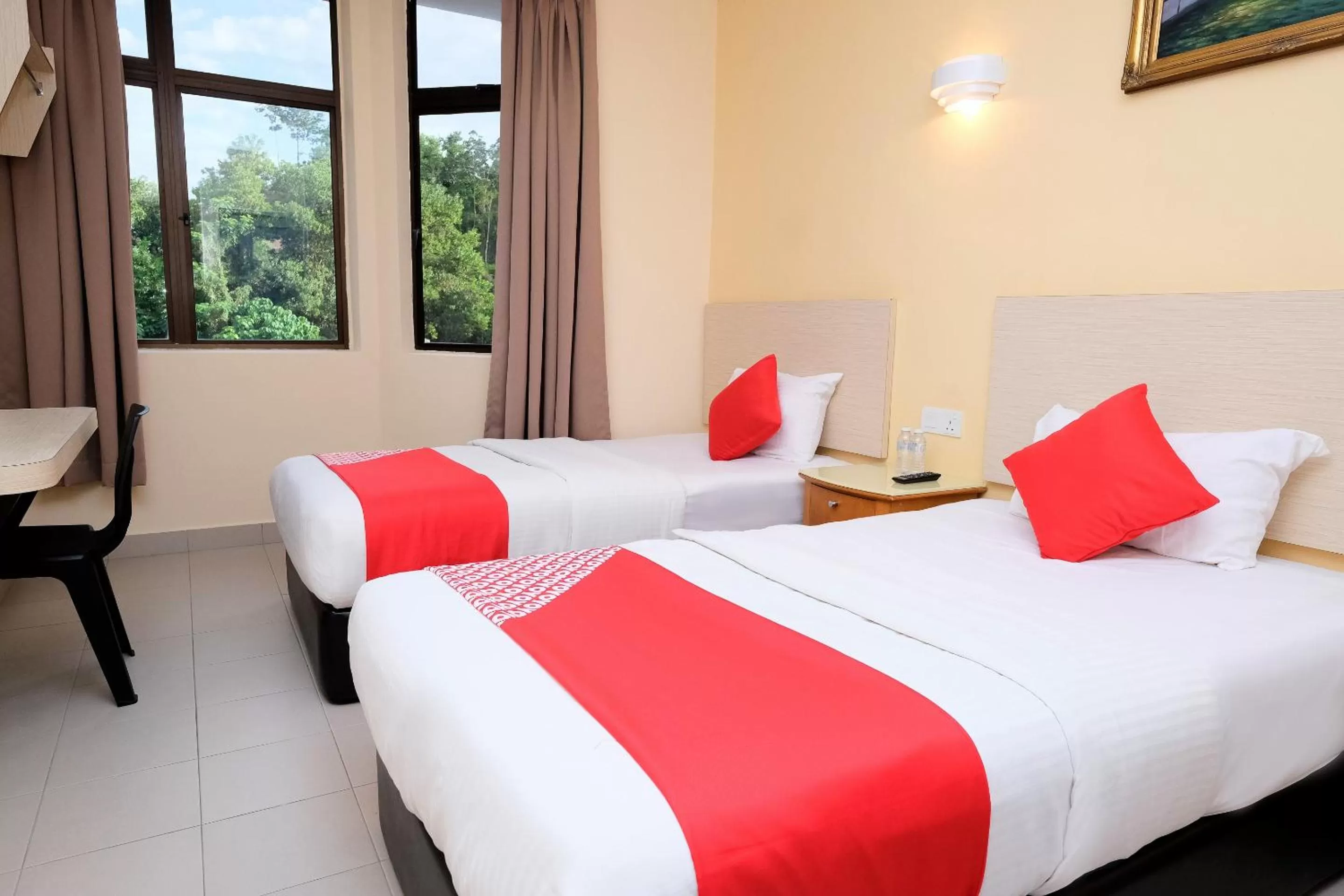 Bedroom in Super OYO 635 Seven Days Hotel