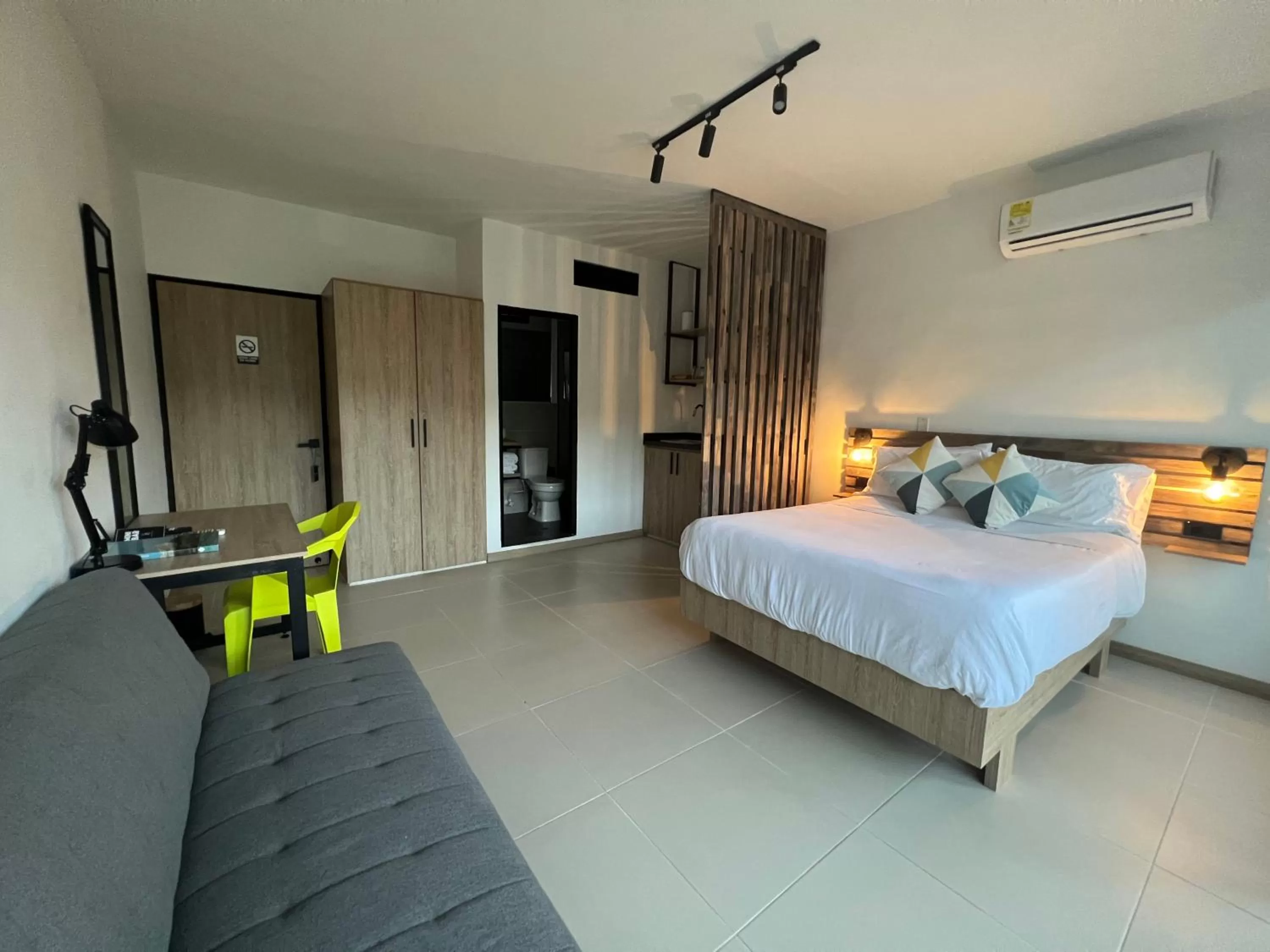 Photo of the whole room in HOTEL 9.5 SAN FERNANDO