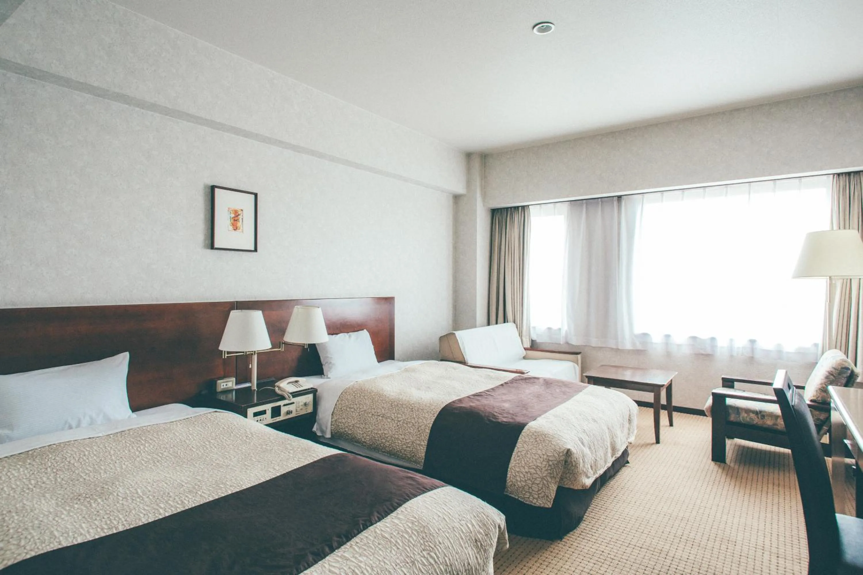 Photo of the whole room, Bed in Kanazawa Kokusai Hotel