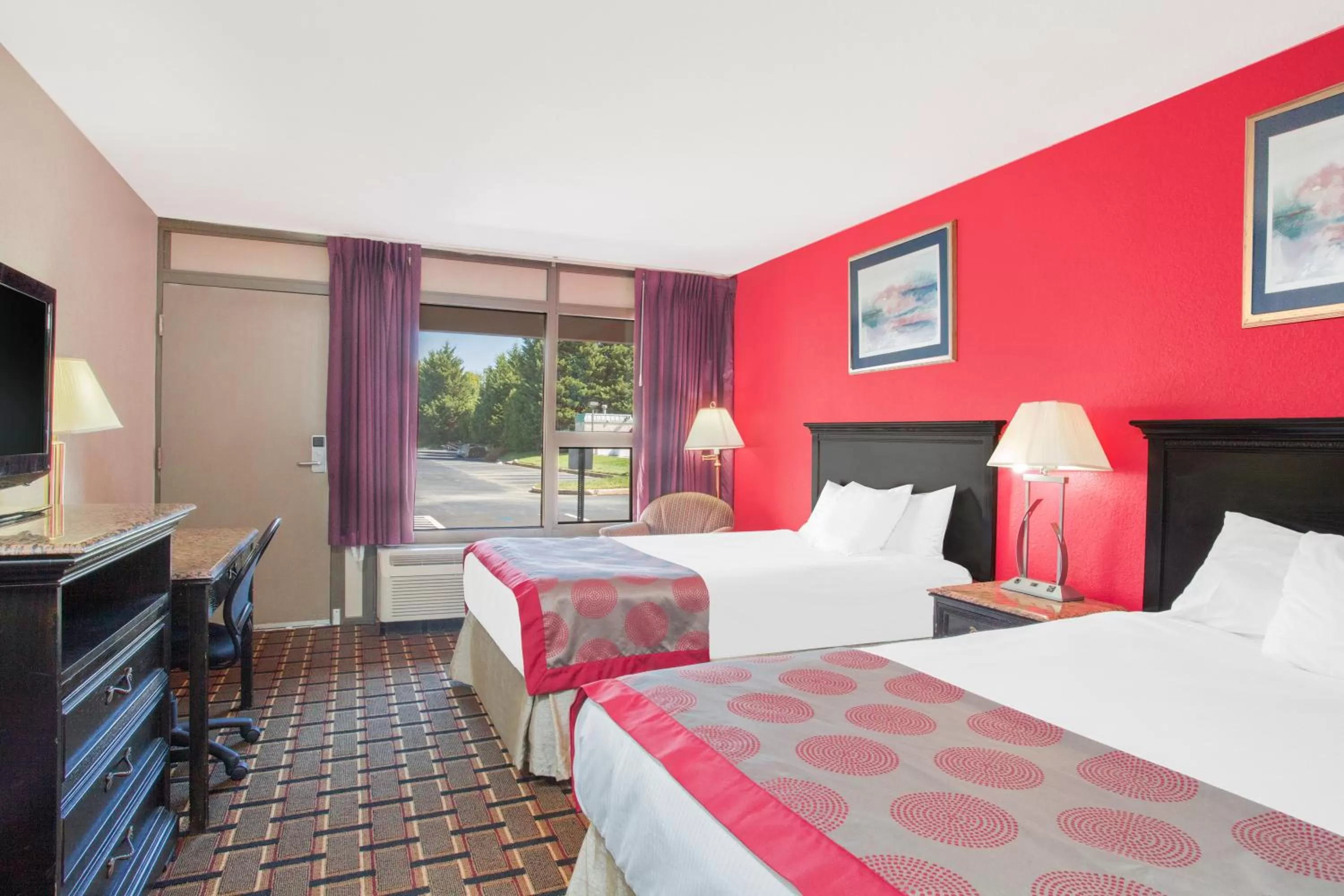 Standard Room with Two Double Beds in Ramada by Wyndham Edgewood Hotel & Conference Center