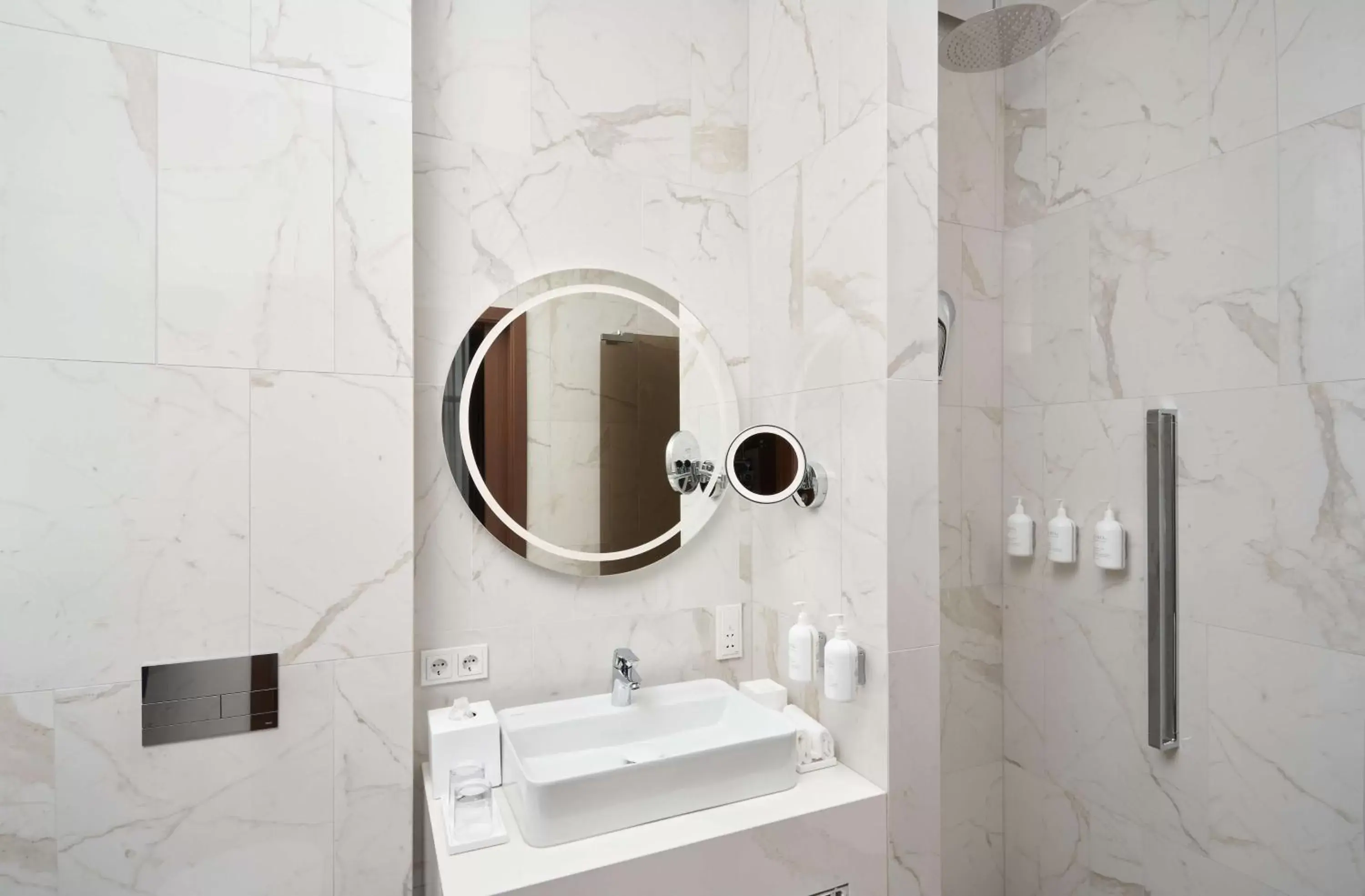 Classic King Room in Iceland Parliament Hotel, Curio Collection By Hilton Classic King Room in Iceland Parliament Hotel, Curio Collection By Hilton