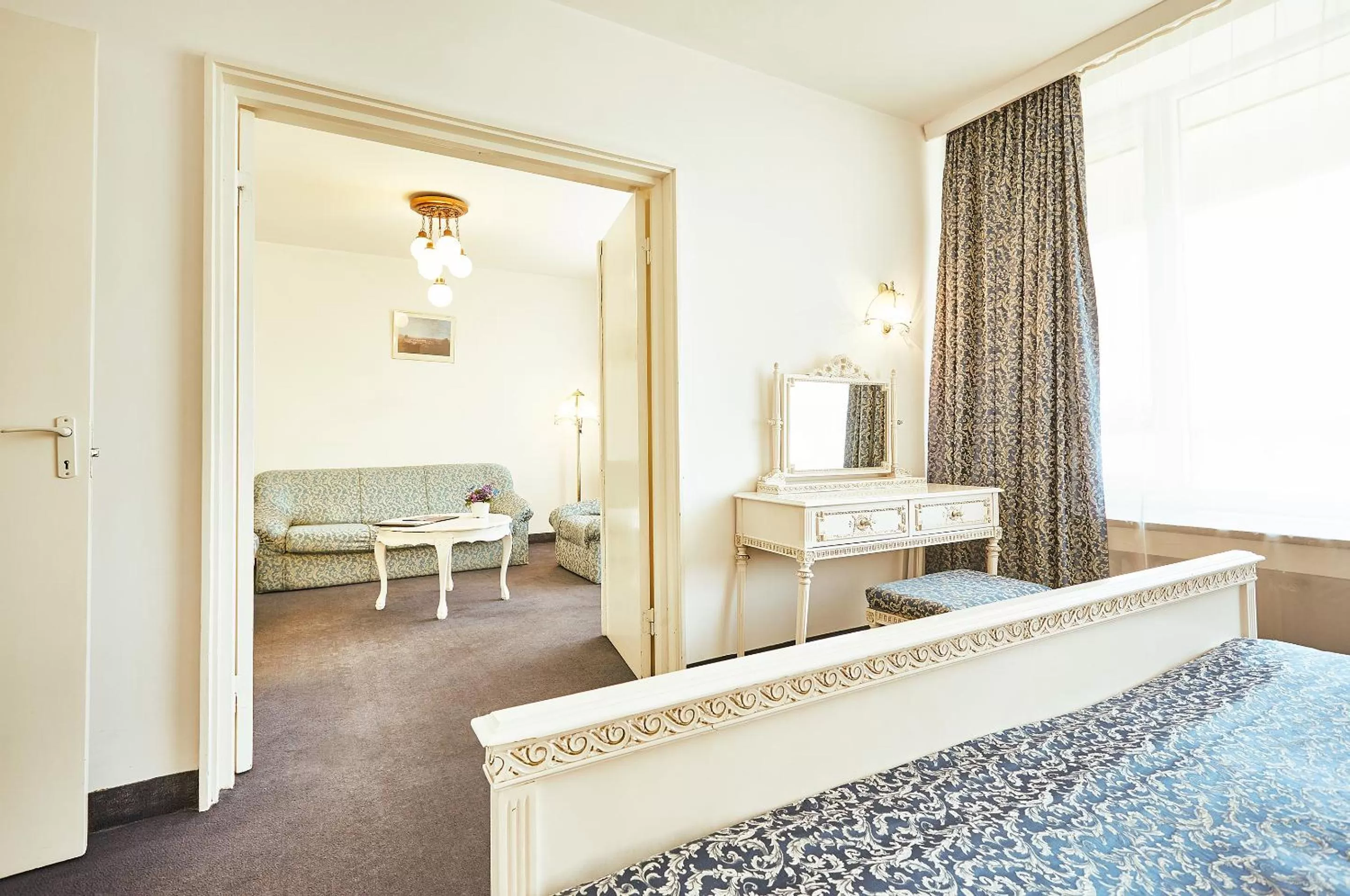 Photo of the whole room, Bed in Continental Drobeta Turnu Severin