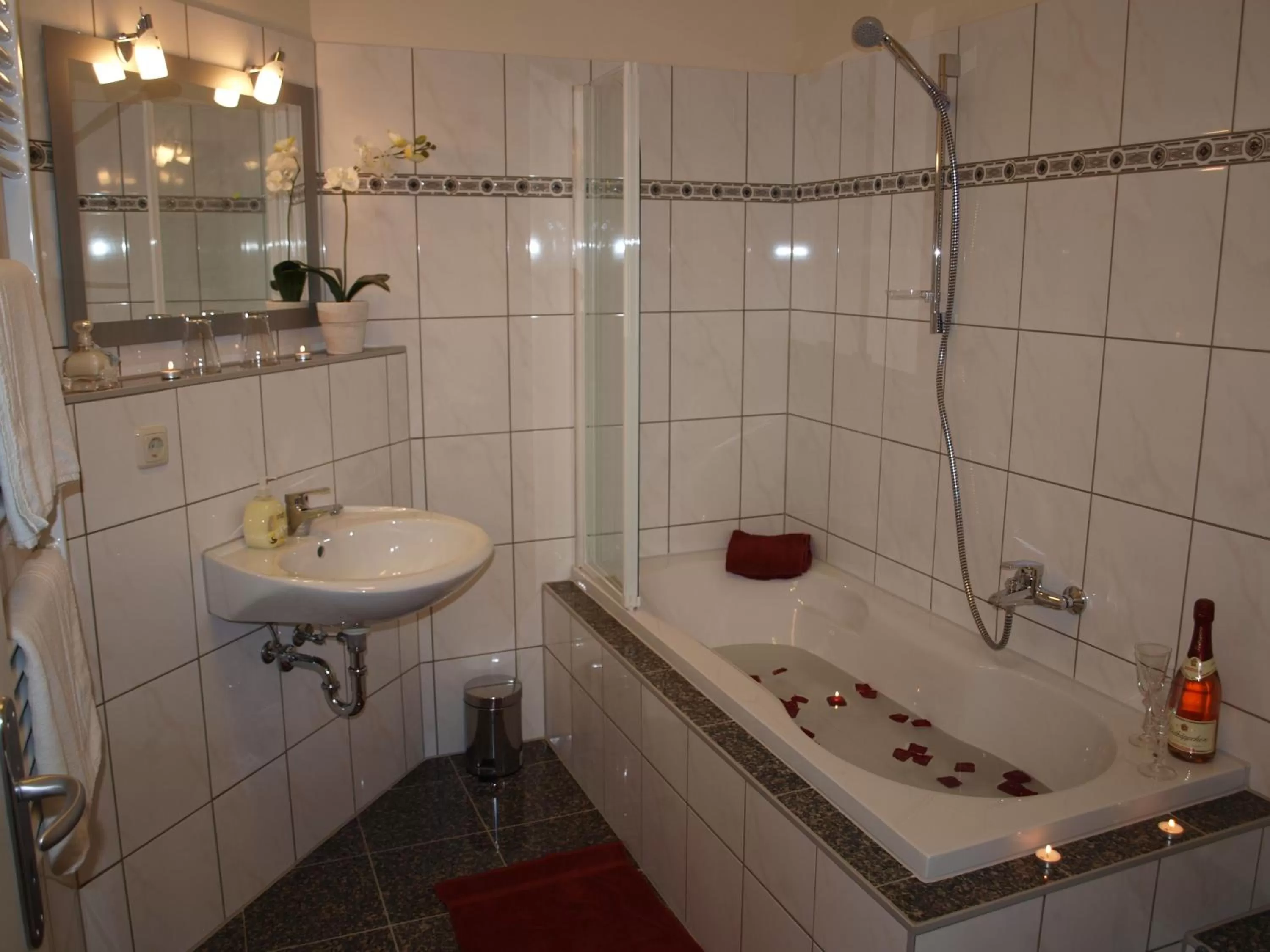 Shower in Hotel am Schützenberg