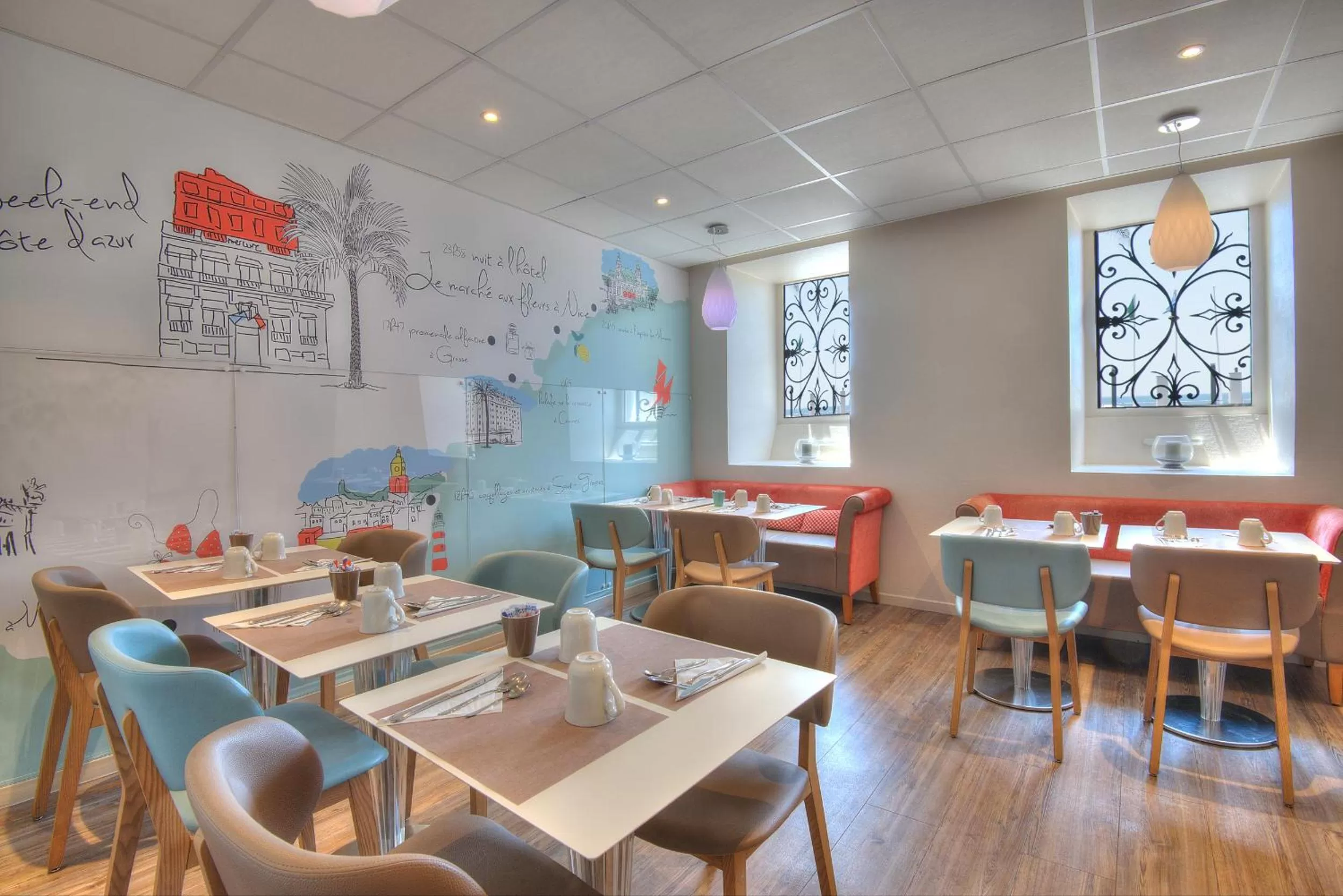 Breakfast in Mercure Nice Marché Aux Fleurs