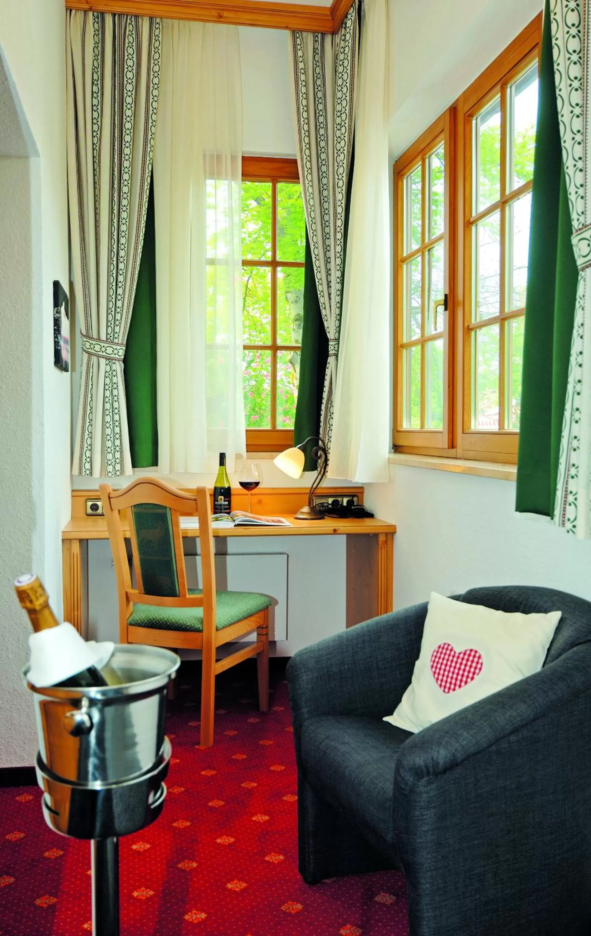 Decorative detail in Hotel Alpenhof - ruhige Wohlfühloase zwischen München, dem Fünf-Seenland und den Bergen, in S-Bahnnähe