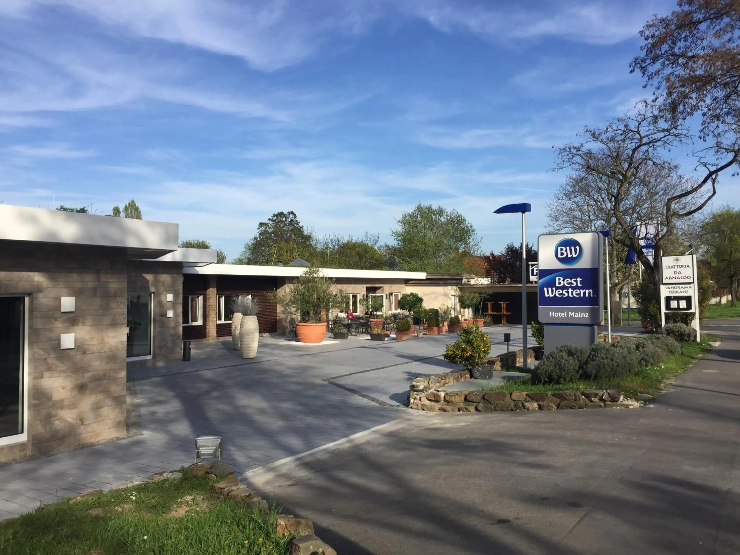 Property building in Best Western Hotel Mainz