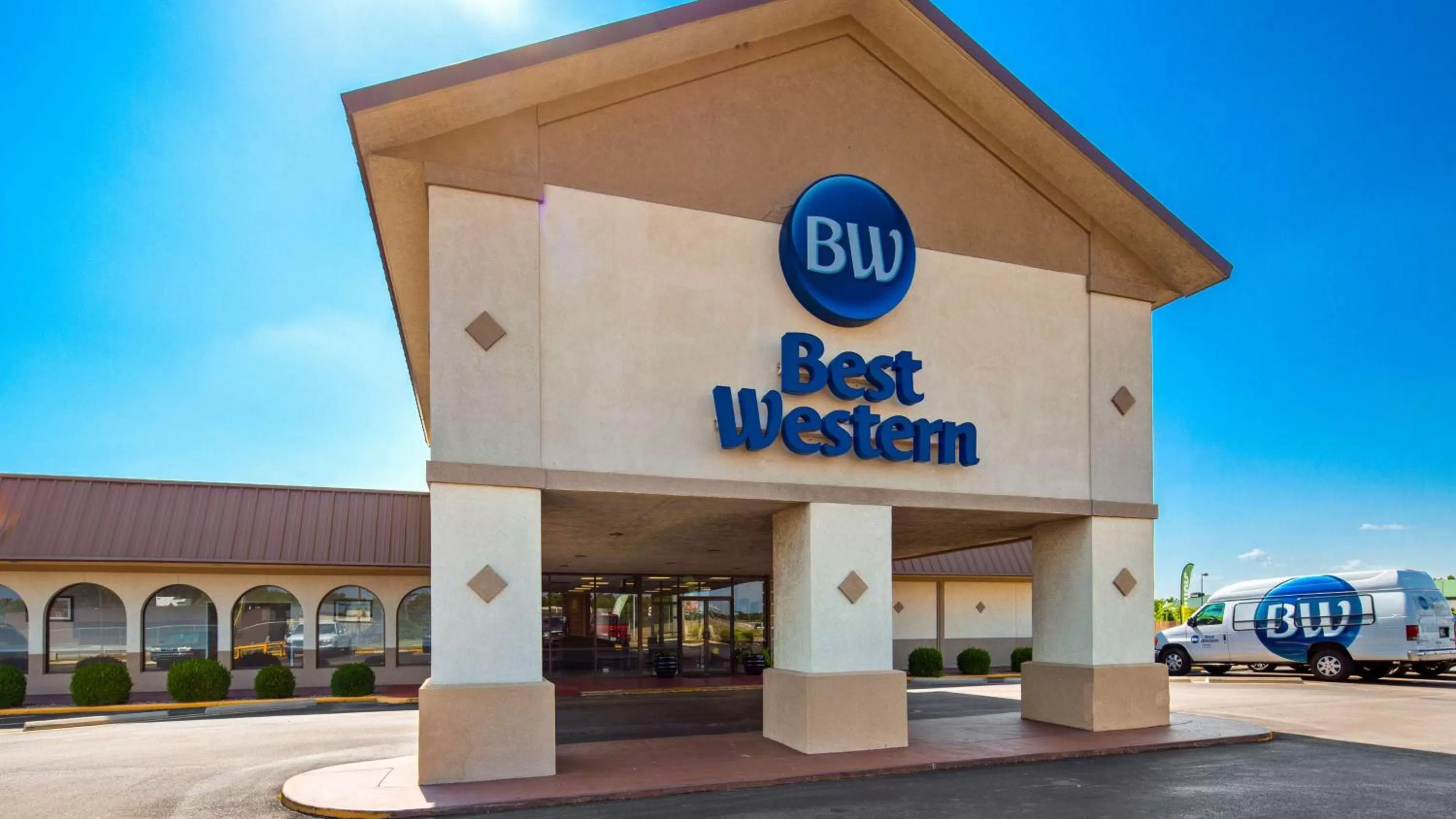 Property building in Best Western Tulsa Airport