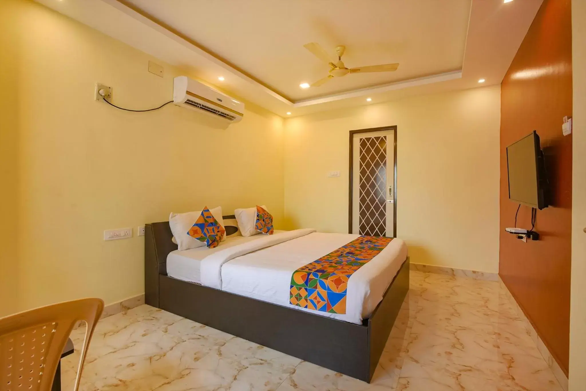 Family Room - single occupancy in FabHotel The Fortune Inn Family Room - single occupancy in FabHotel The Fortune Inn