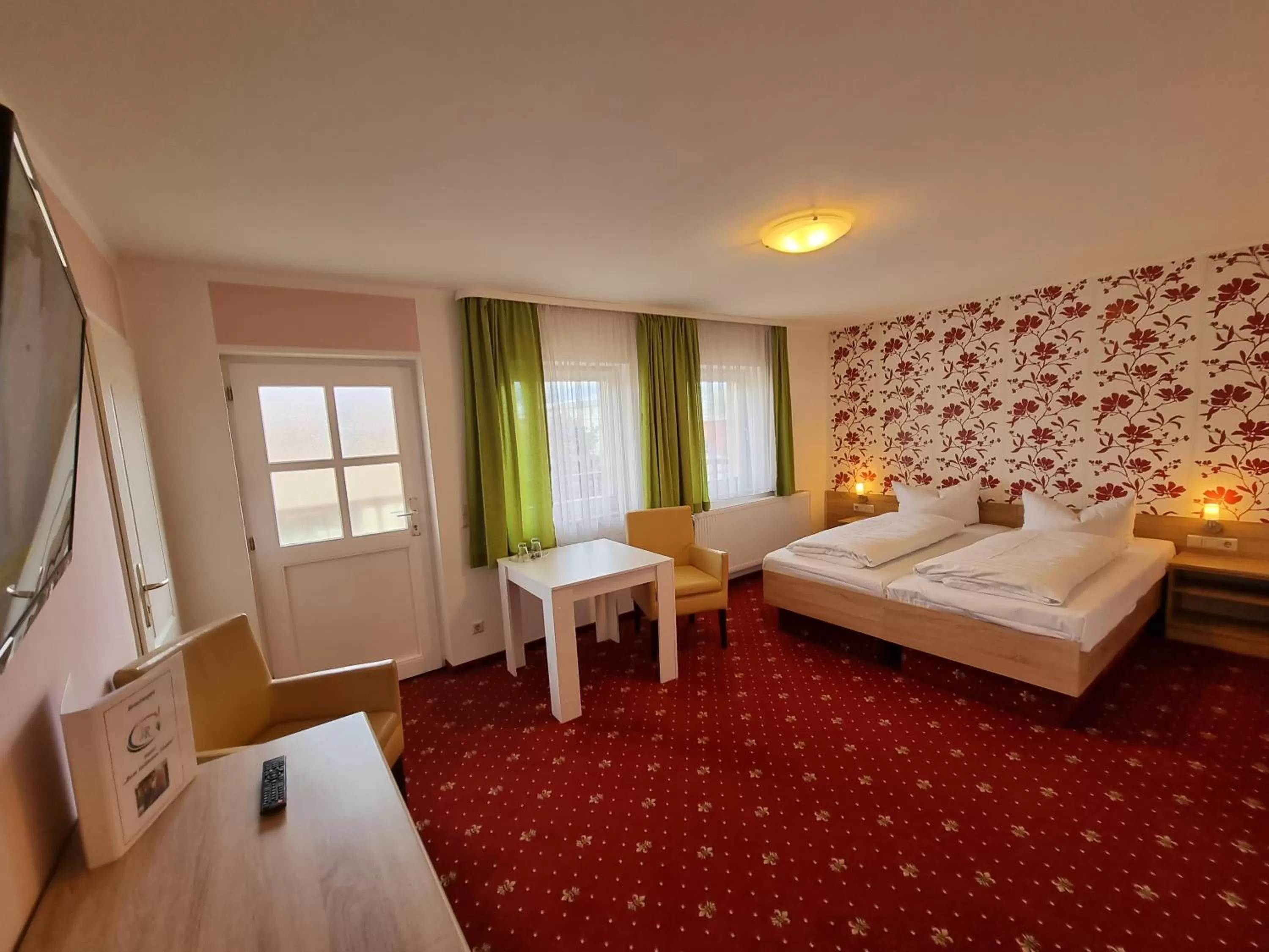 Bed in Hotel Zum Goldenen Löwen