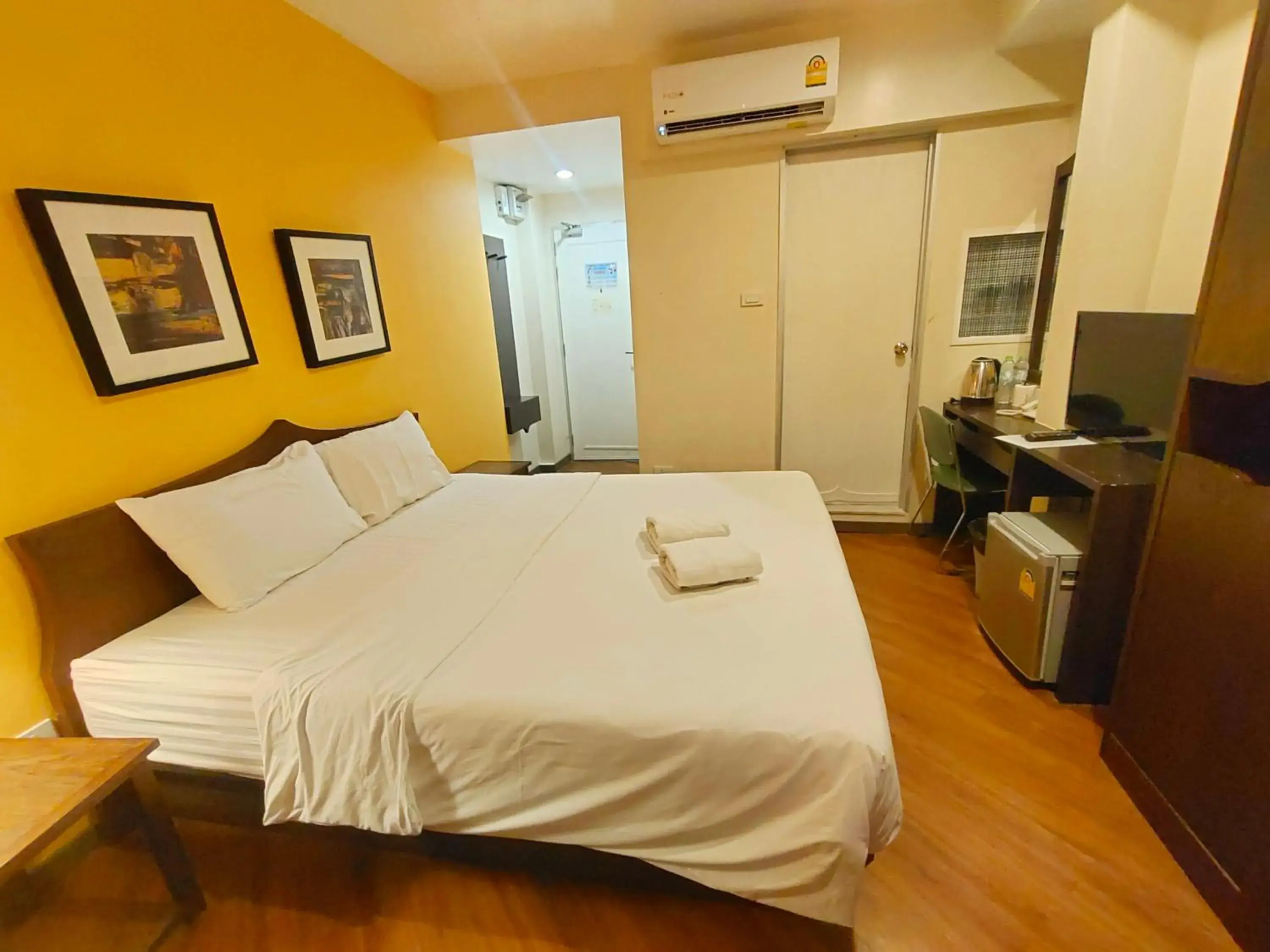 Deluxe Double Room in Vinary Hotel Sukhumvit Deluxe Double Room in Vinary Hotel Sukhumvit