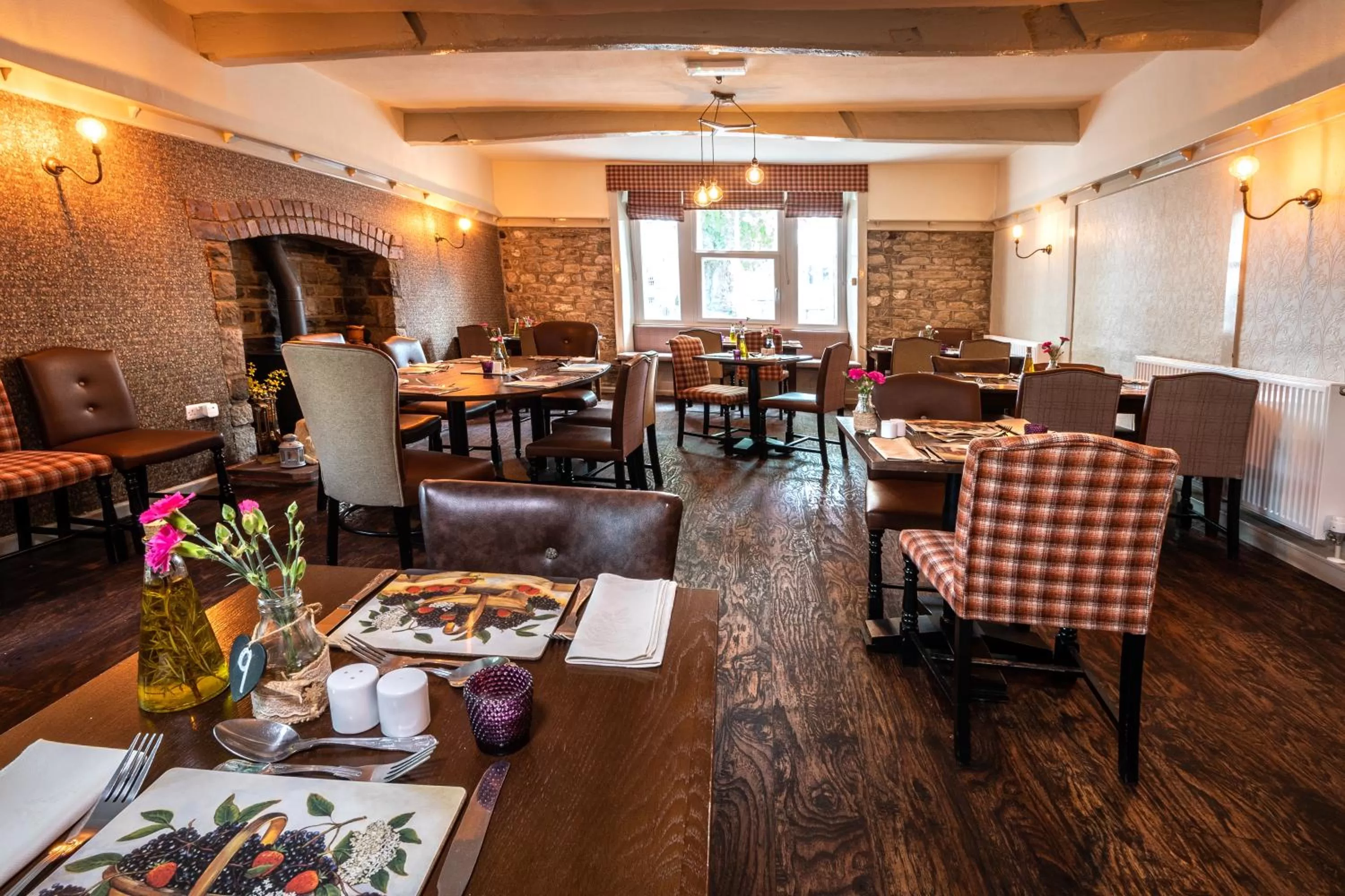 Dining area in Maypole Inn
