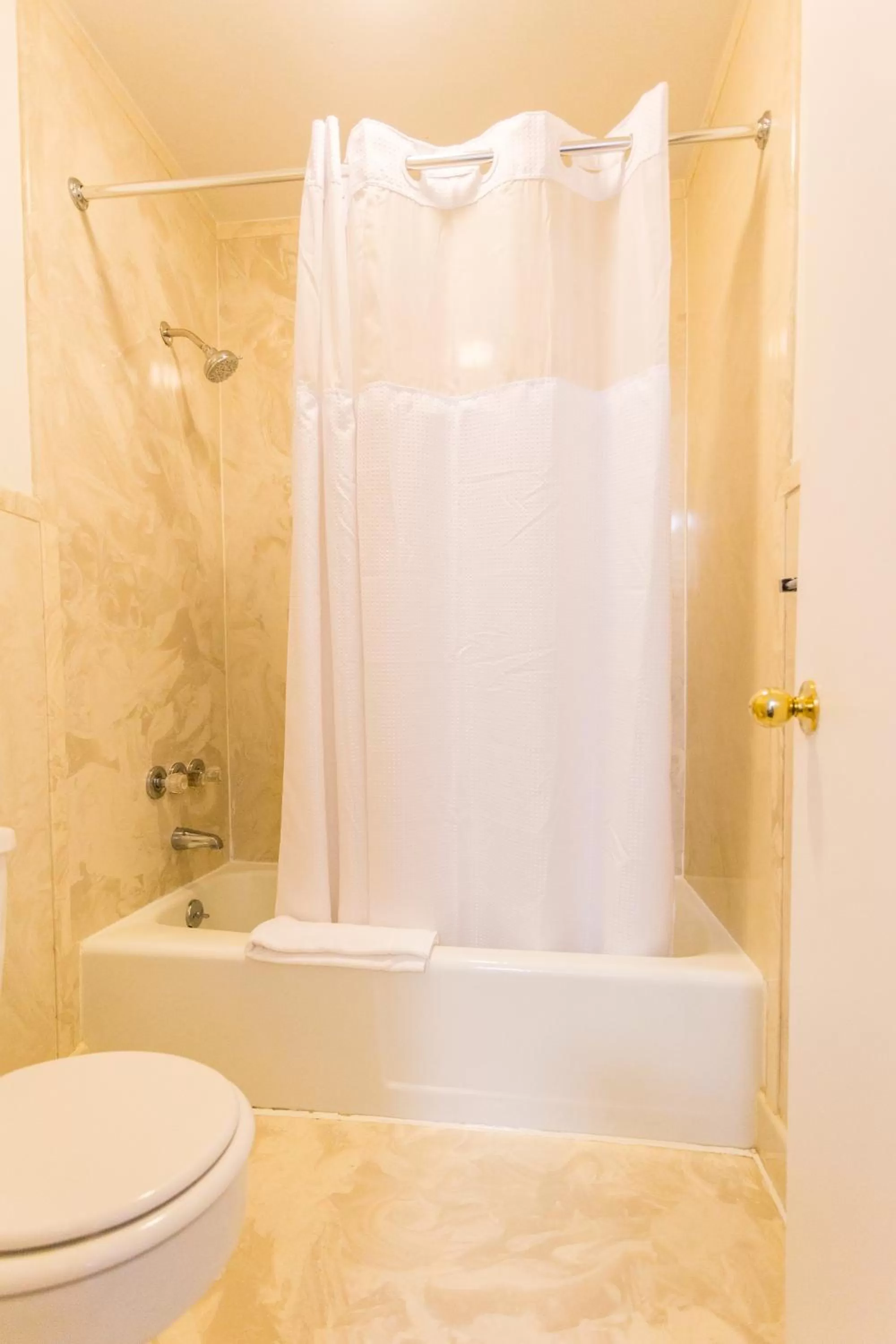 Bathroom in Sunset Motel