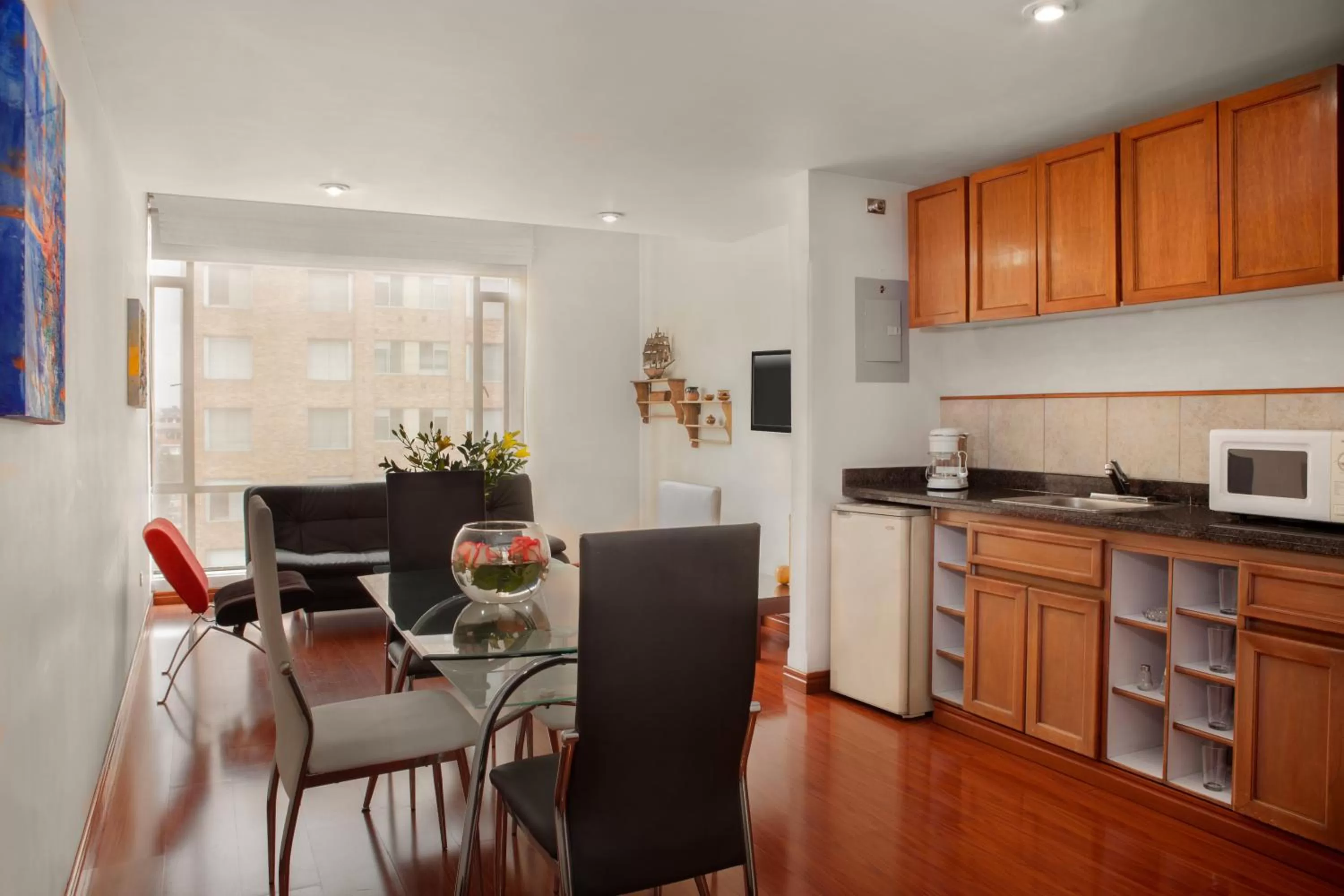 Dining area in Cora 96 Street Apartments