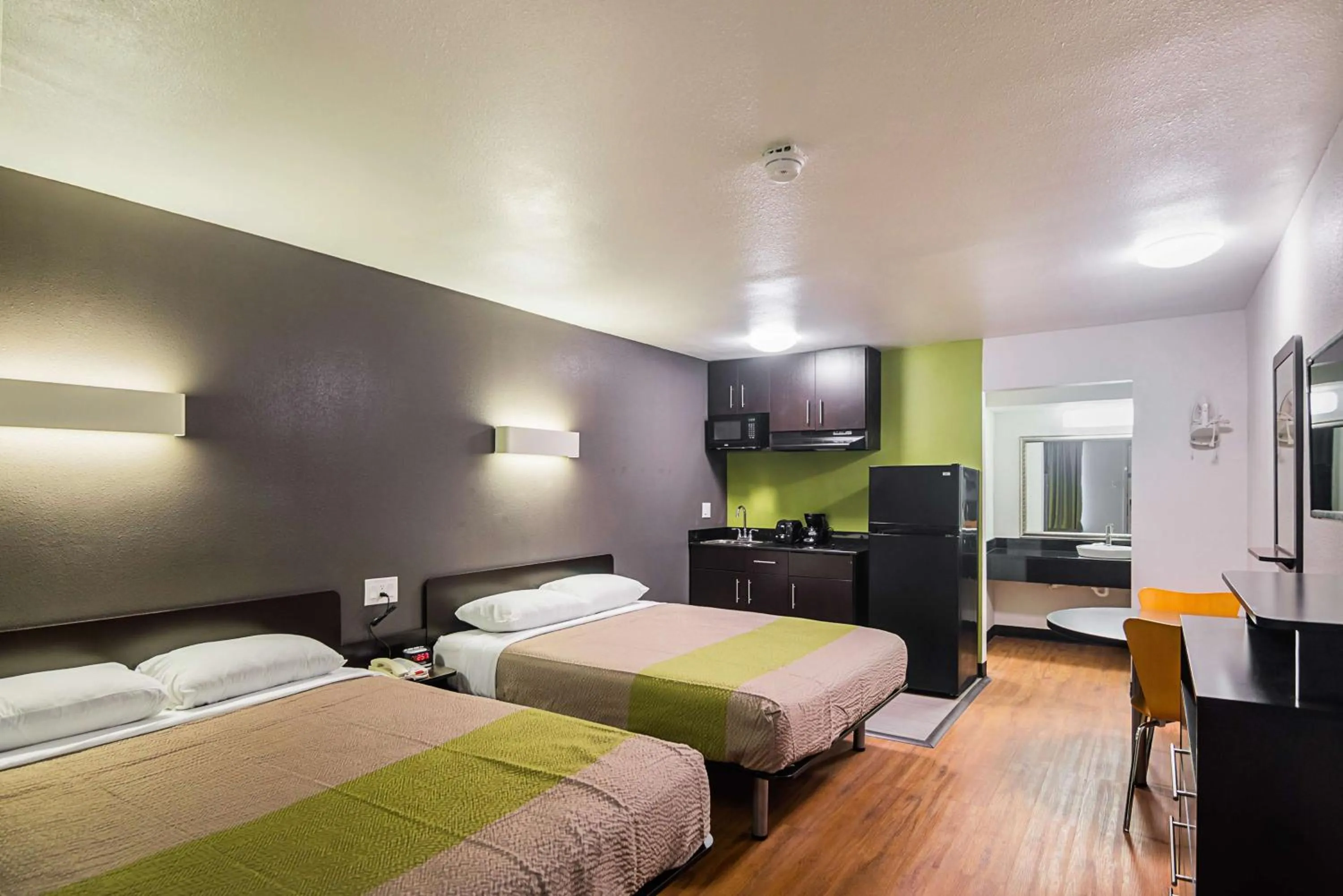 Photo of the whole room, Bed in Studio 6-Tyler, TX