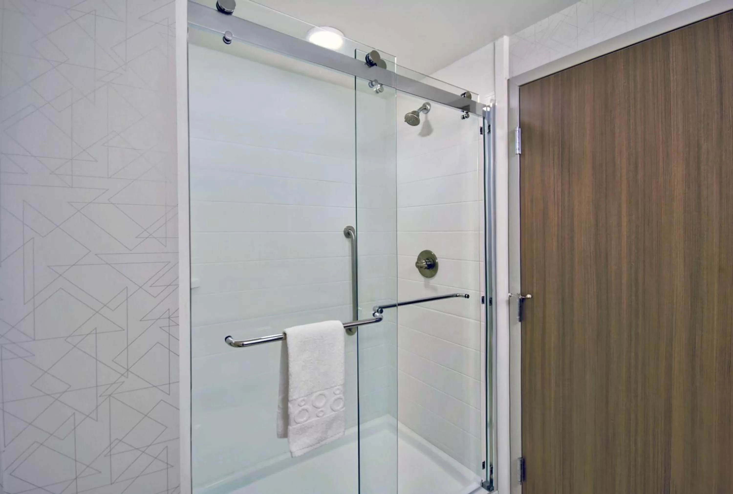 Bathroom in Home2 Suites By Hilton Whitestown - Indianapolis Northwest