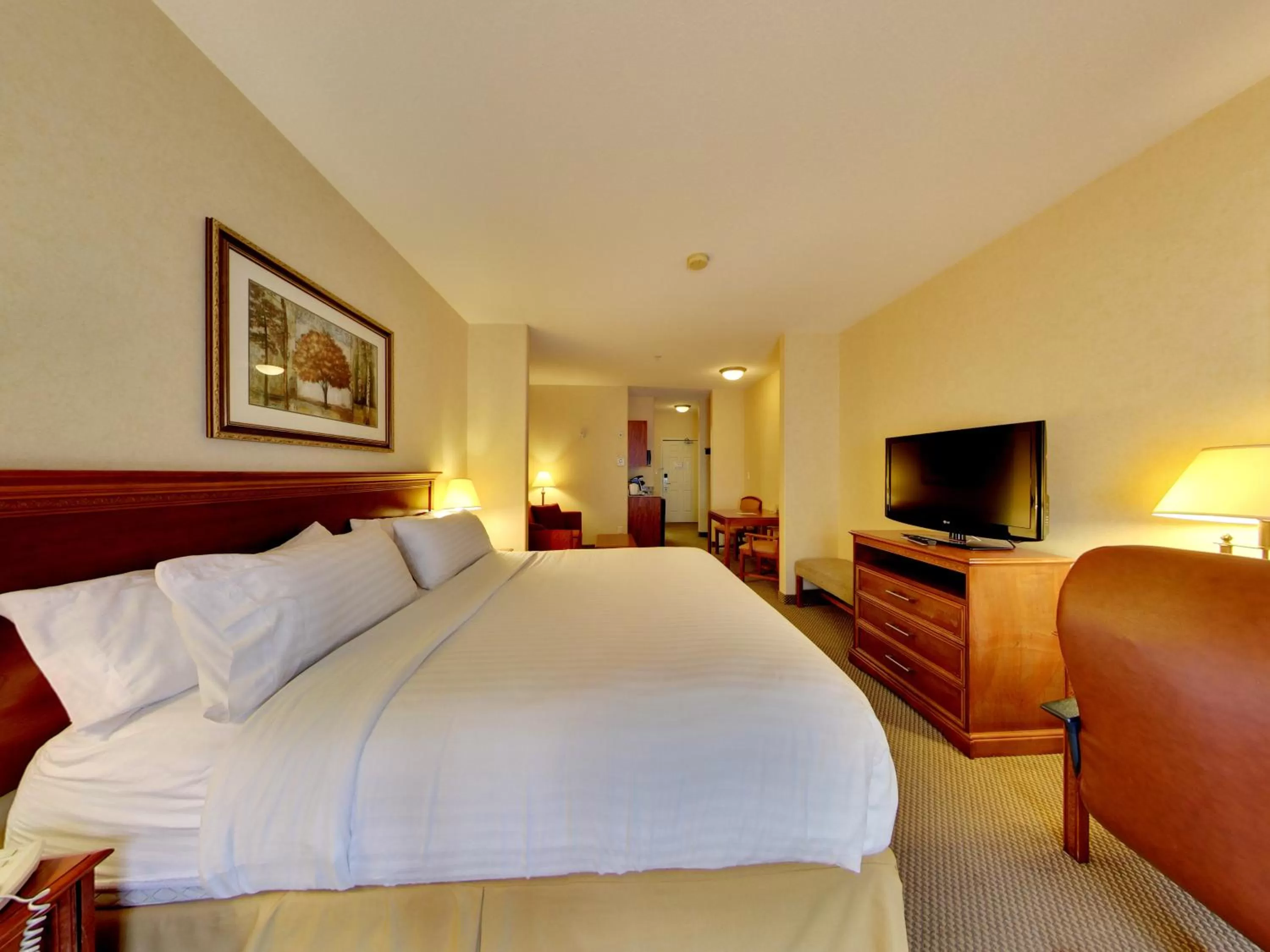Photo of the whole room, Bed in Holiday Inn Express Hotel & Suites - Edmonton International Airport by IHG